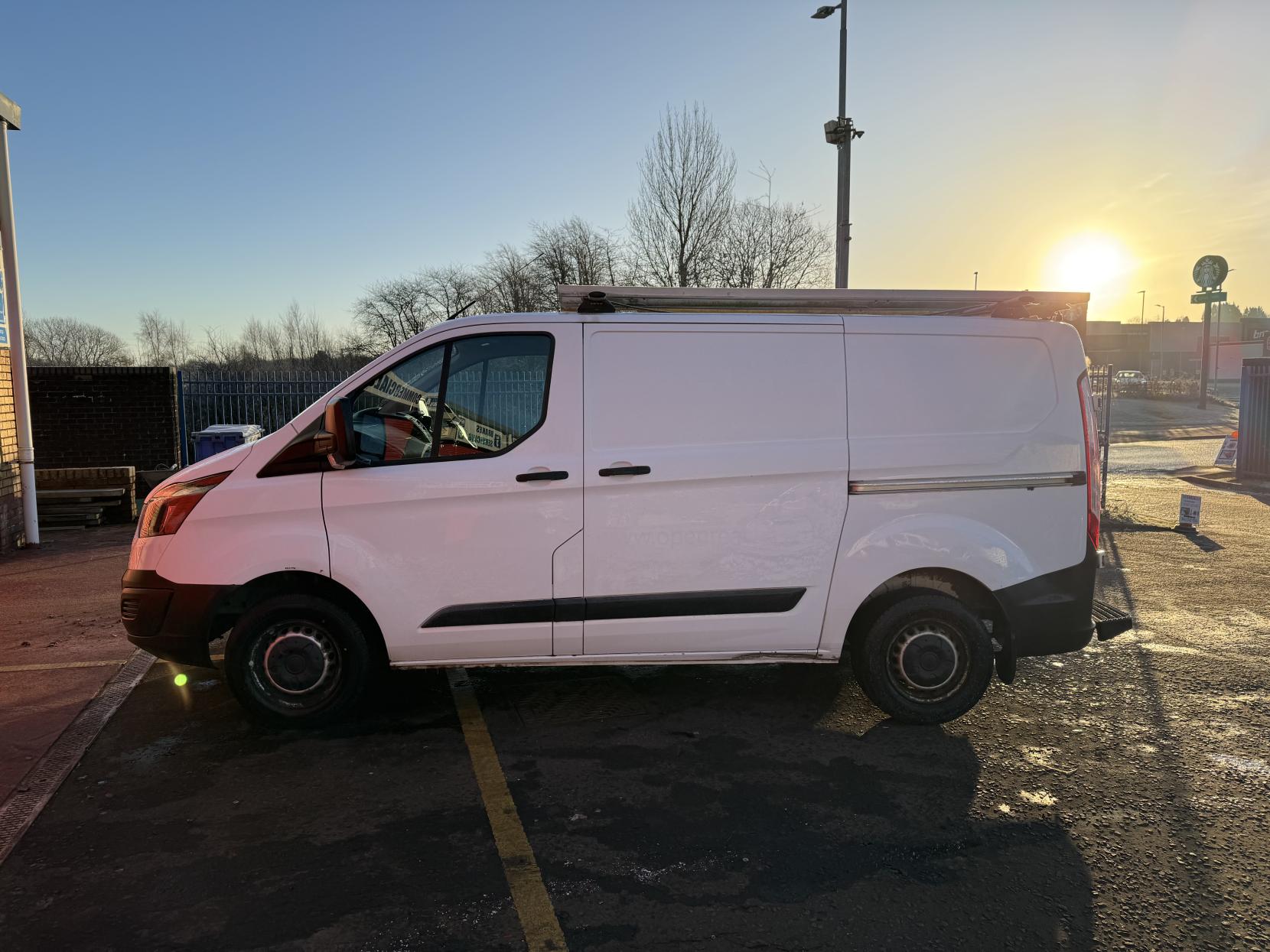 Ford Transit Custom 2.0 TDCi 310 Panel Van 5dr Diesel Manual L1 H1 (163 g/km, 104 bhp)