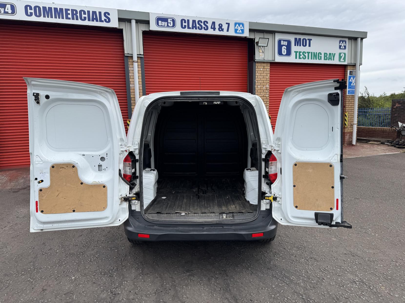 Ford Transit Courier 1.5 TDCi Leader Panel Van 4dr Diesel Manual L1 Euro 6 (75 ps)