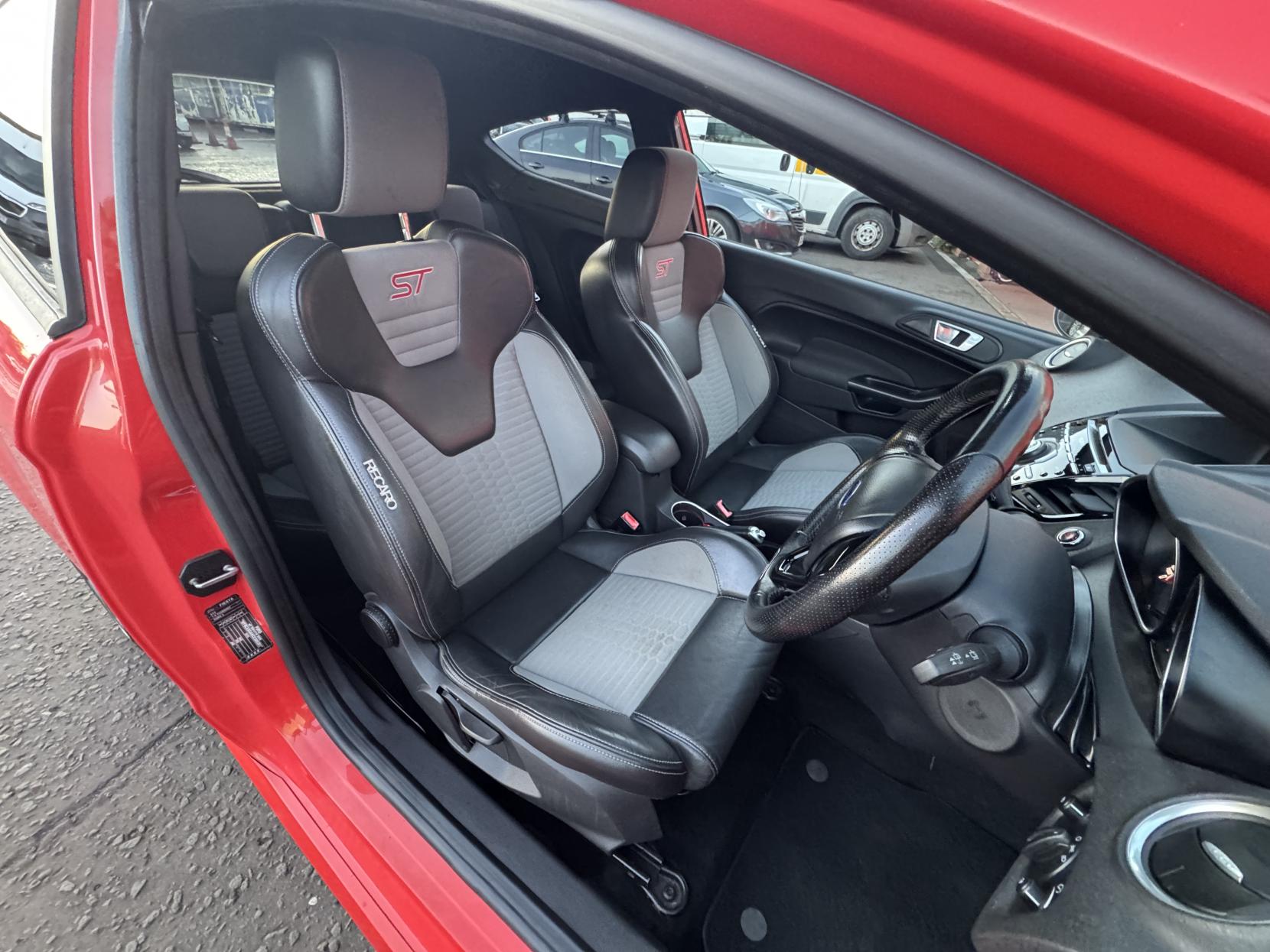 Ford Fiesta 1.6T EcoBoost ST-2 Hatchback 3dr Petrol Manual Euro 5 (182 ps)