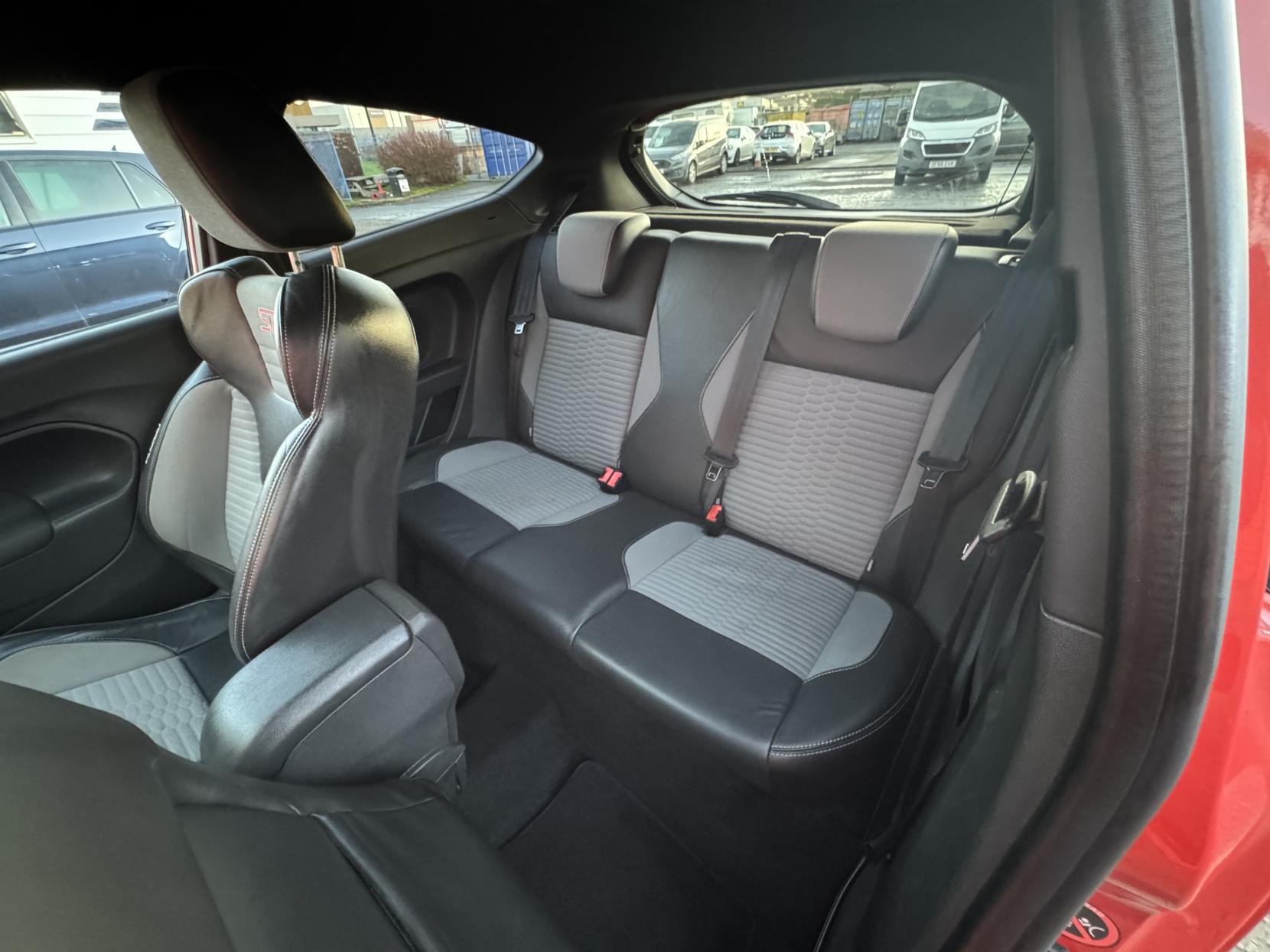 Ford Fiesta 1.6T EcoBoost ST-2 Hatchback 3dr Petrol Manual Euro 5 (182 ps)