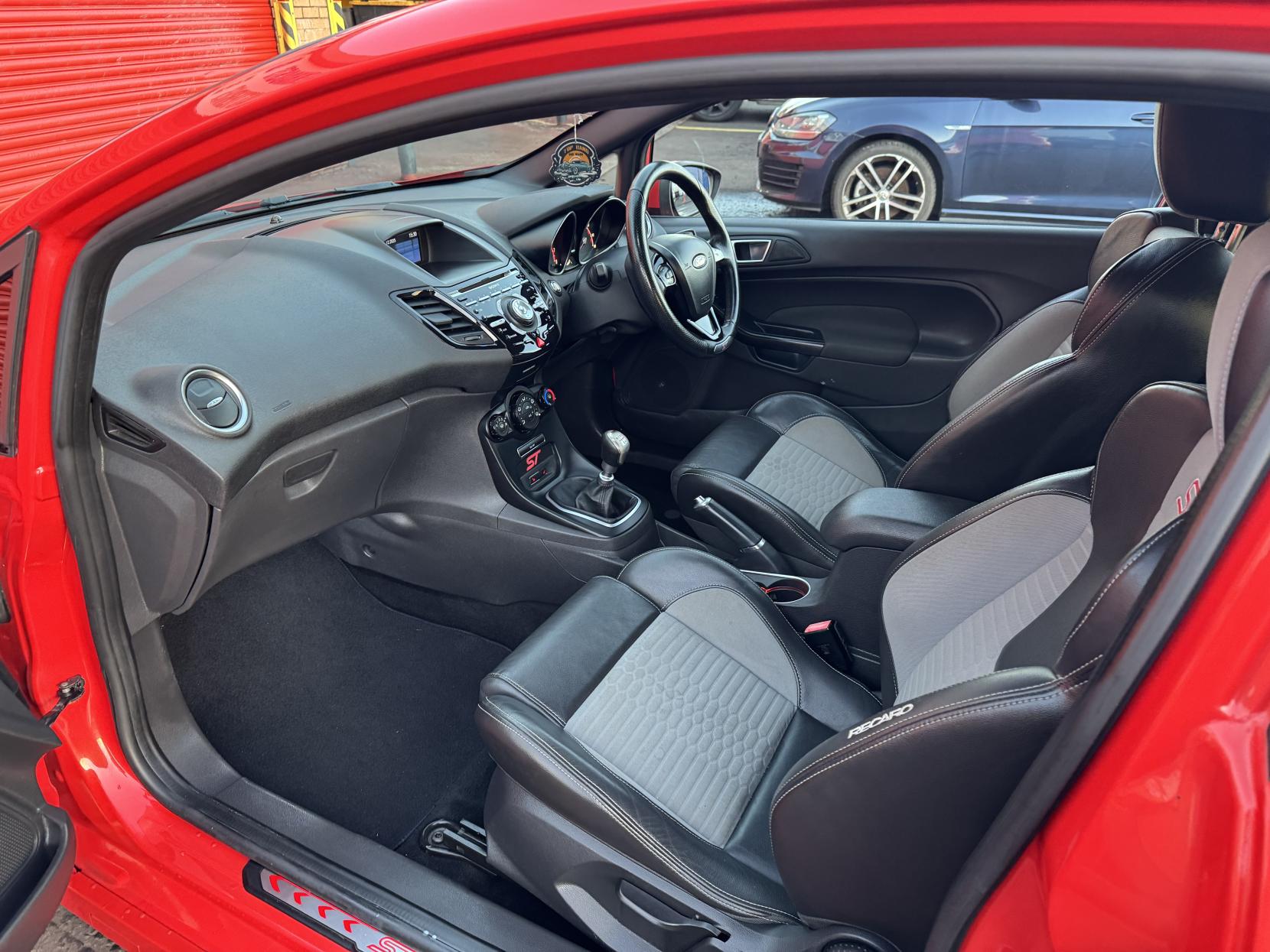 Ford Fiesta 1.6T EcoBoost ST-2 Hatchback 3dr Petrol Manual Euro 5 (182 ps)