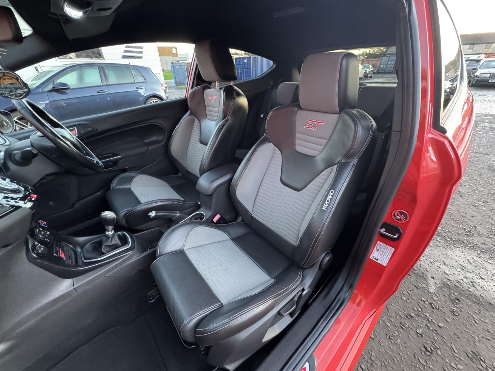 Ford Fiesta 1.6T EcoBoost ST-2 Hatchback 3dr Petrol Manual Euro 5 (182 ps)