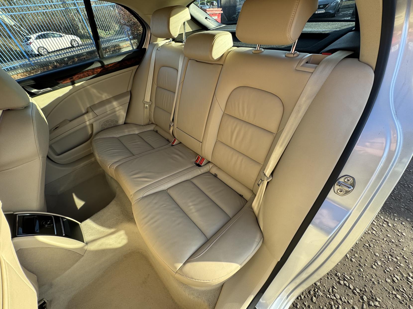 Skoda Superb 1.8 TSI Elegance Hatchback 5dr Petrol DSG Euro 4 (160 ps)