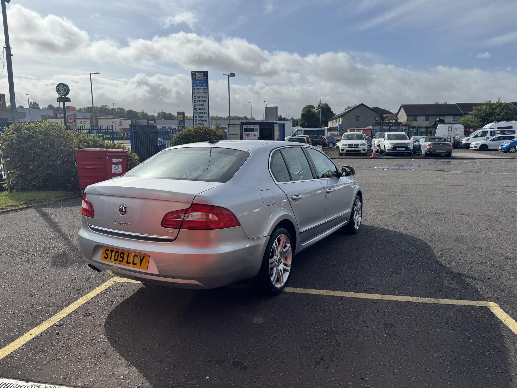 Skoda Superb 1.8 TSI Elegance Hatchback 5dr Petrol DSG Euro 4 (160 ps)