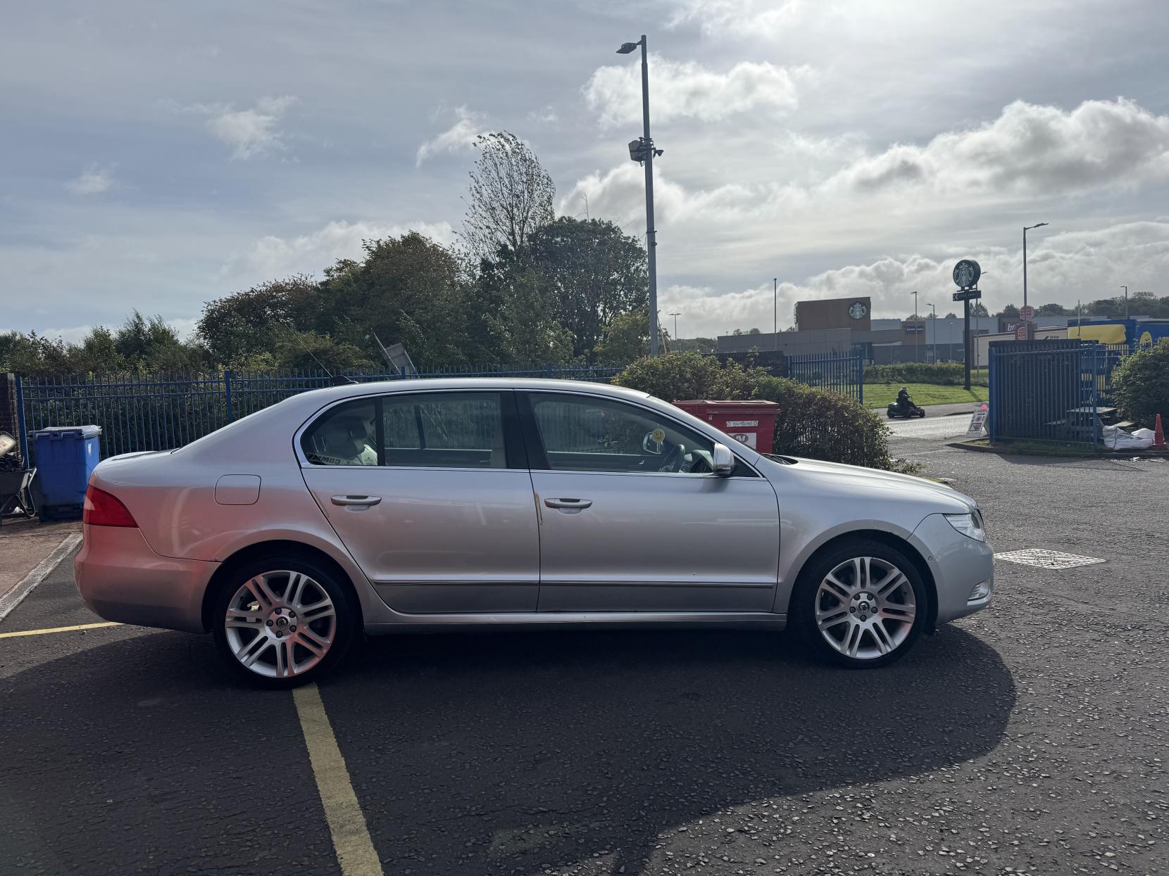 Skoda Superb 1.8 TSI Elegance Hatchback 5dr Petrol DSG Euro 4 (160 ps)