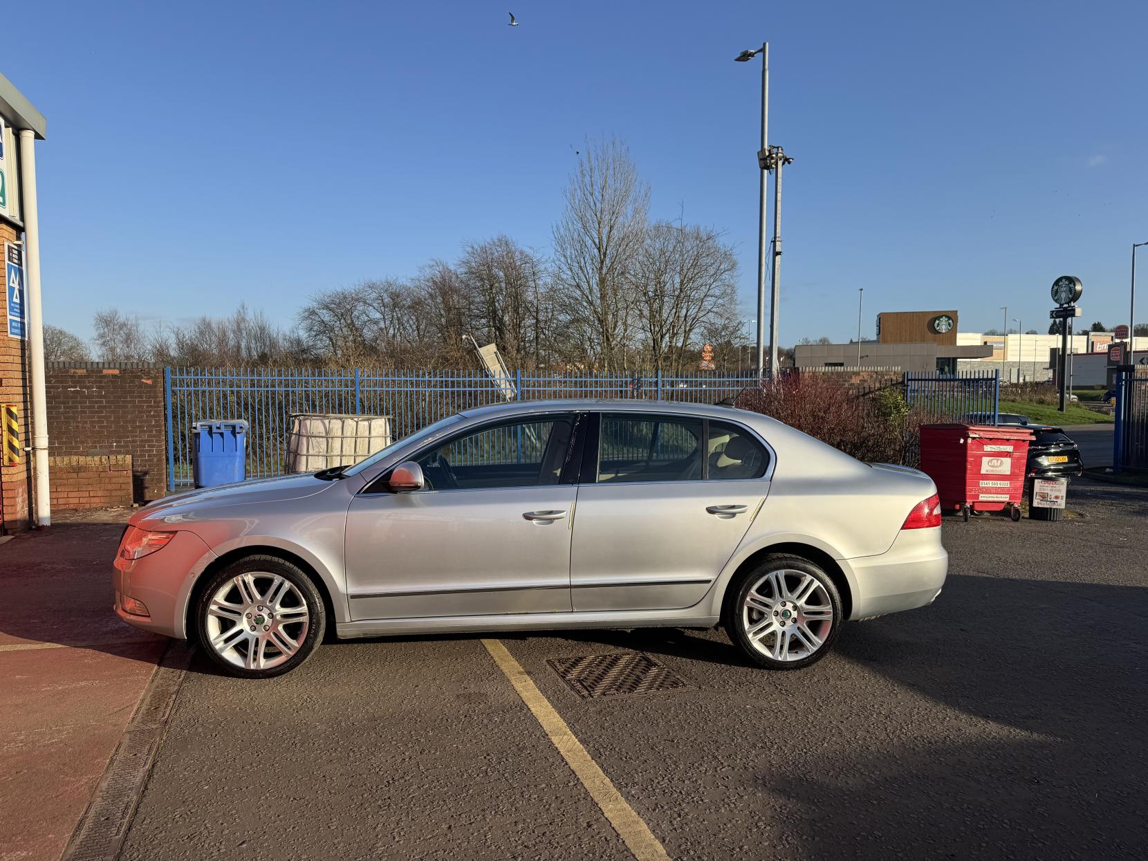 Skoda Superb 1.8 TSI Elegance Hatchback 5dr Petrol DSG Euro 4 (160 ps)