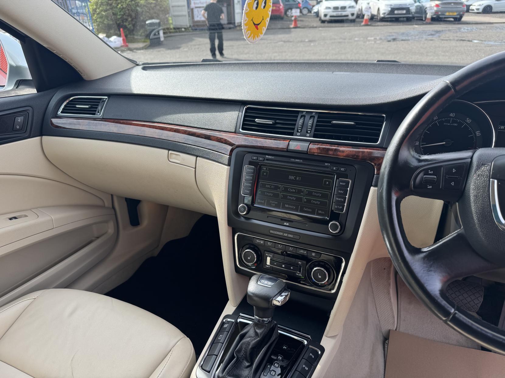 Skoda Superb 1.8 TSI Elegance Hatchback 5dr Petrol DSG Euro 4 (160 ps)