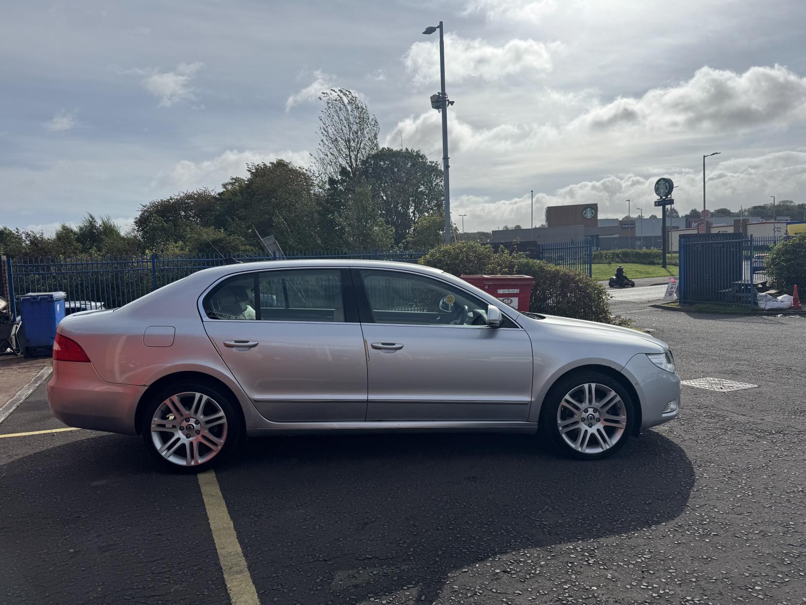 Skoda Superb 1.8 TSI Elegance Hatchback 5dr Petrol DSG Euro 4 (160 ps)