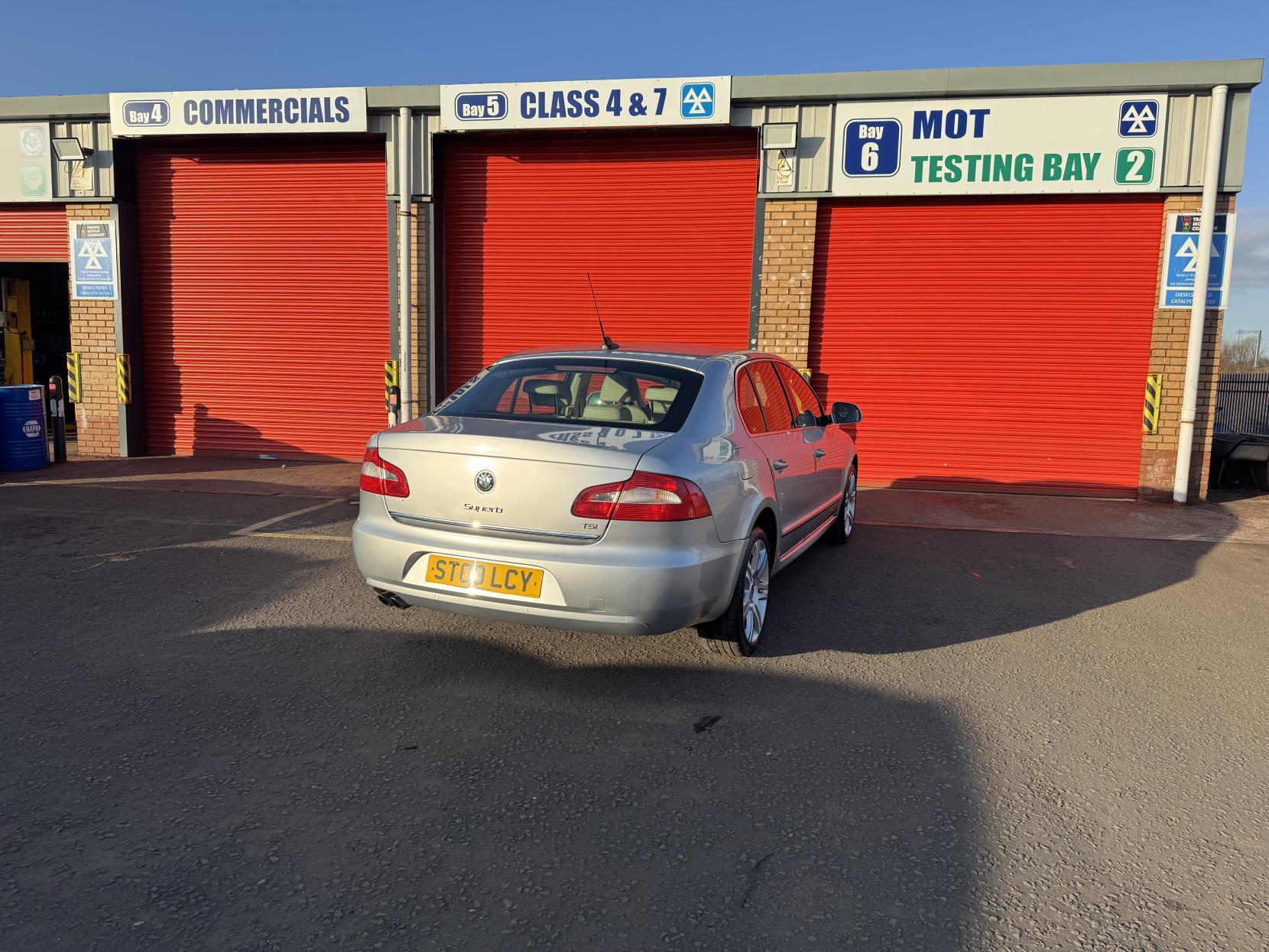 Skoda Superb 1.8 TSI Elegance Hatchback 5dr Petrol DSG Euro 4 (160 ps)