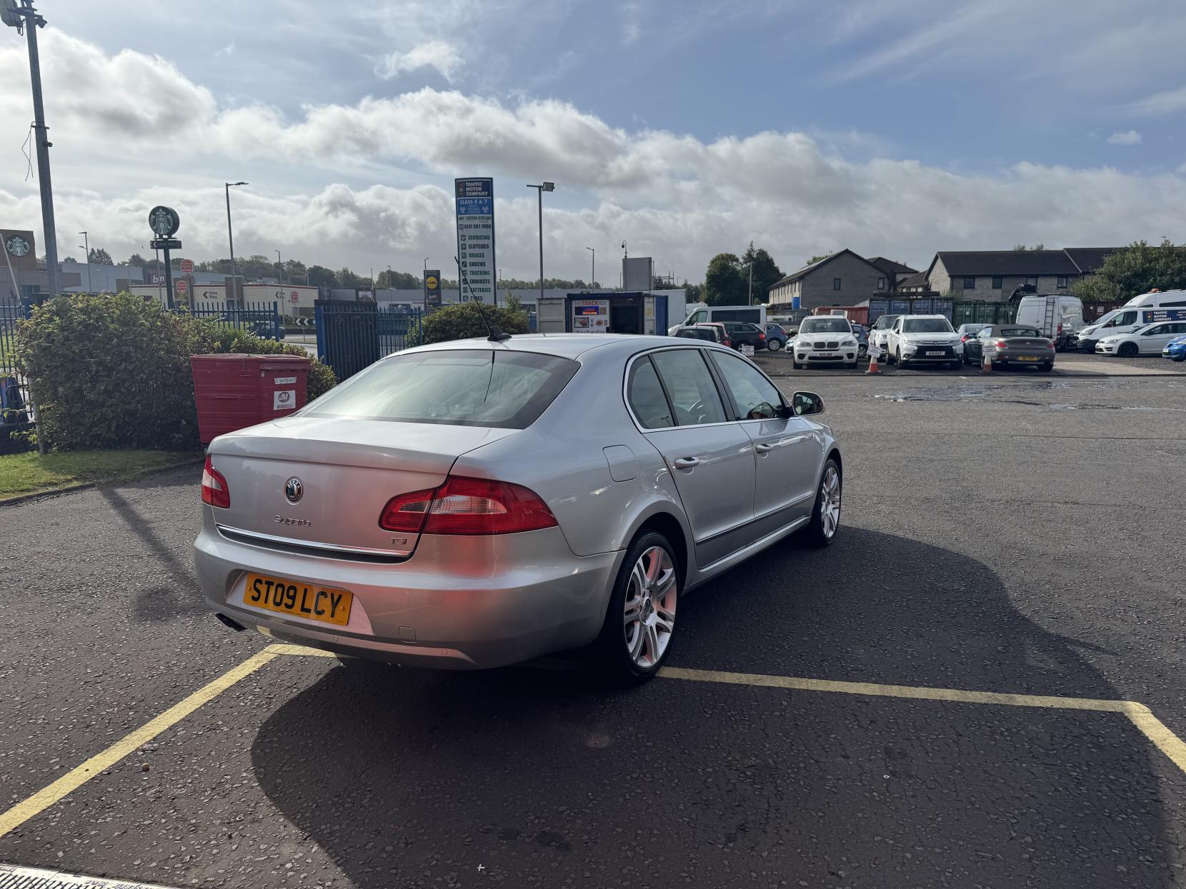 Skoda Superb 1.8 TSI Elegance Hatchback 5dr Petrol DSG Euro 4 (160 ps)