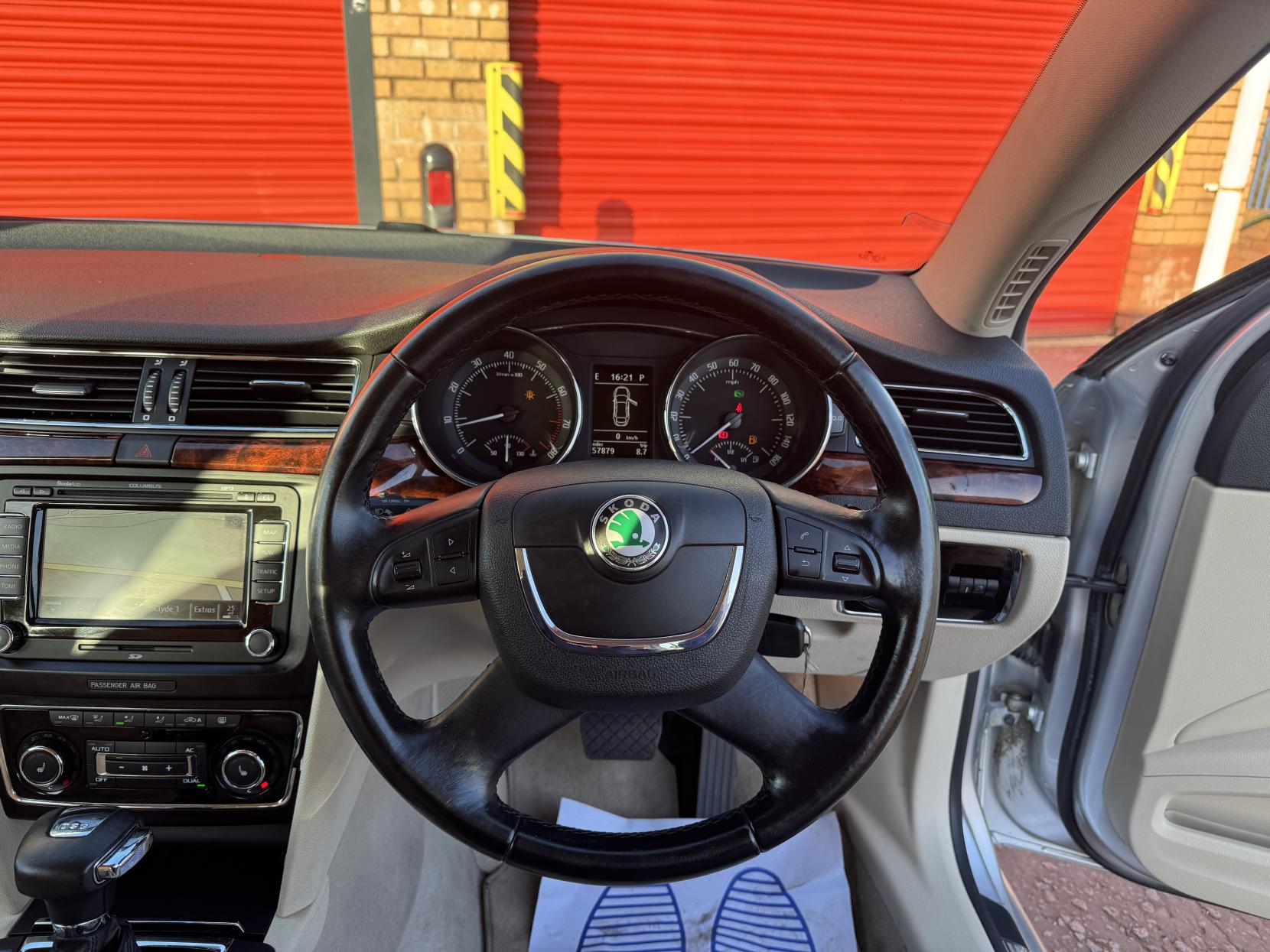 Skoda Superb 1.8 TSI Elegance Hatchback 5dr Petrol DSG Euro 4 (160 ps)