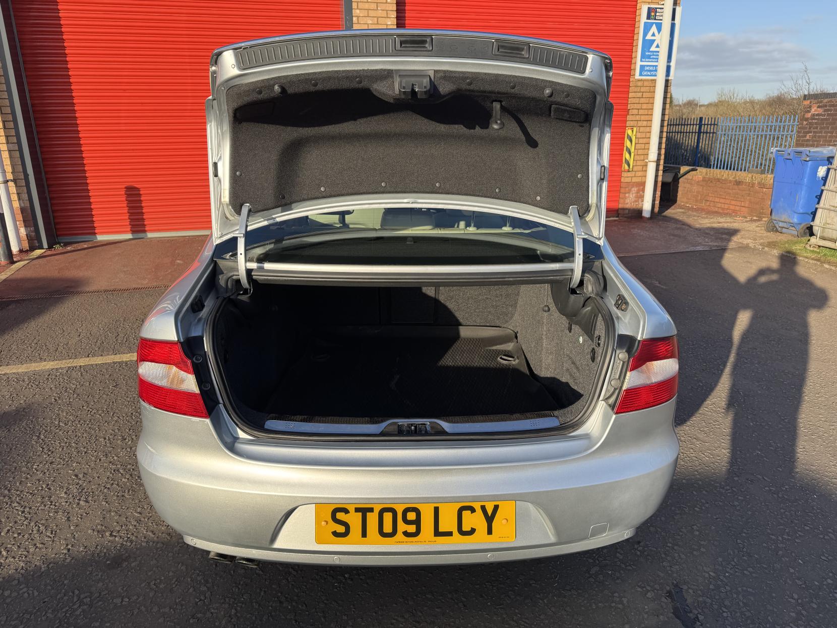 Skoda Superb 1.8 TSI Elegance Hatchback 5dr Petrol DSG Euro 4 (160 ps)