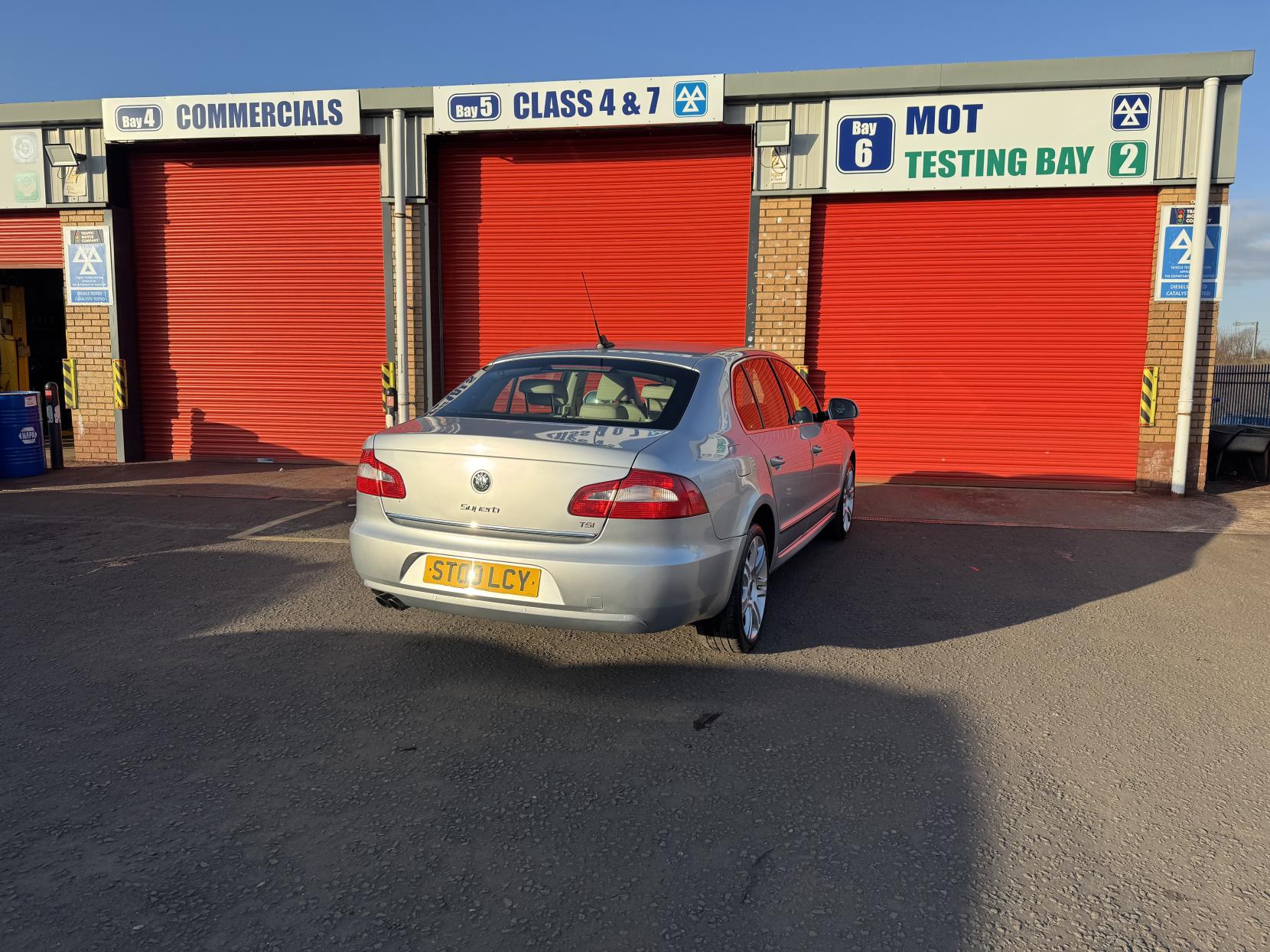 Skoda Superb 1.8 TSI Elegance Hatchback 5dr Petrol DSG Euro 4 (160 ps)