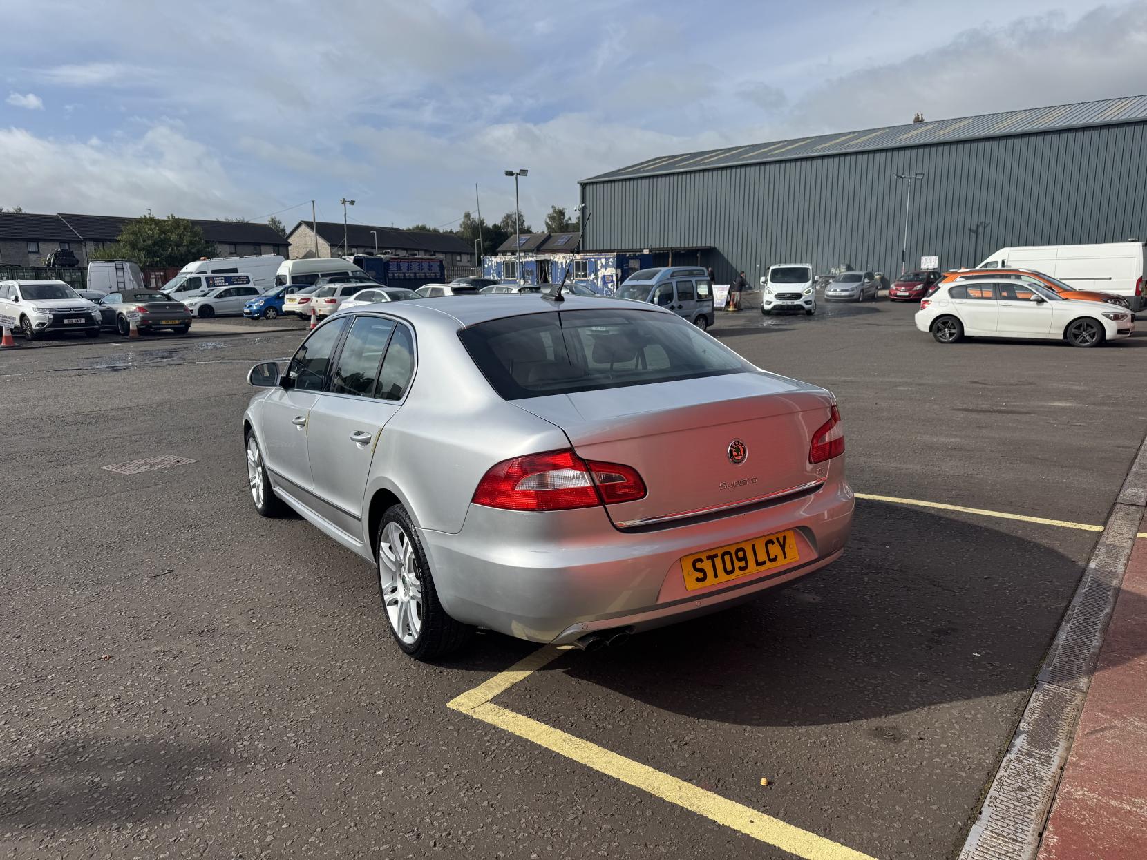 Skoda Superb 1.8 TSI Elegance Hatchback 5dr Petrol DSG Euro 4 (160 ps)