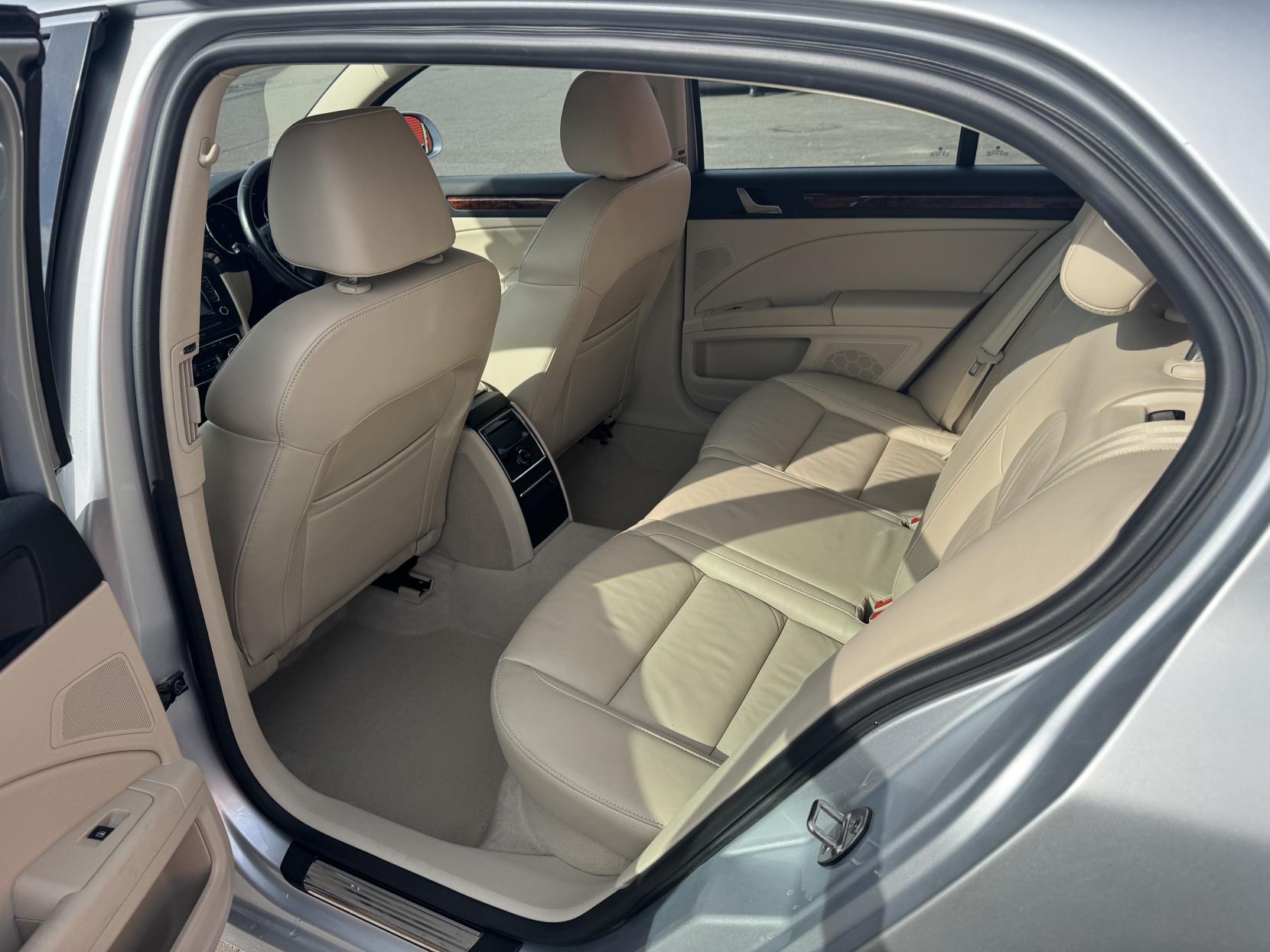 Skoda Superb 1.8 TSI Elegance Hatchback 5dr Petrol DSG Euro 4 (160 ps)