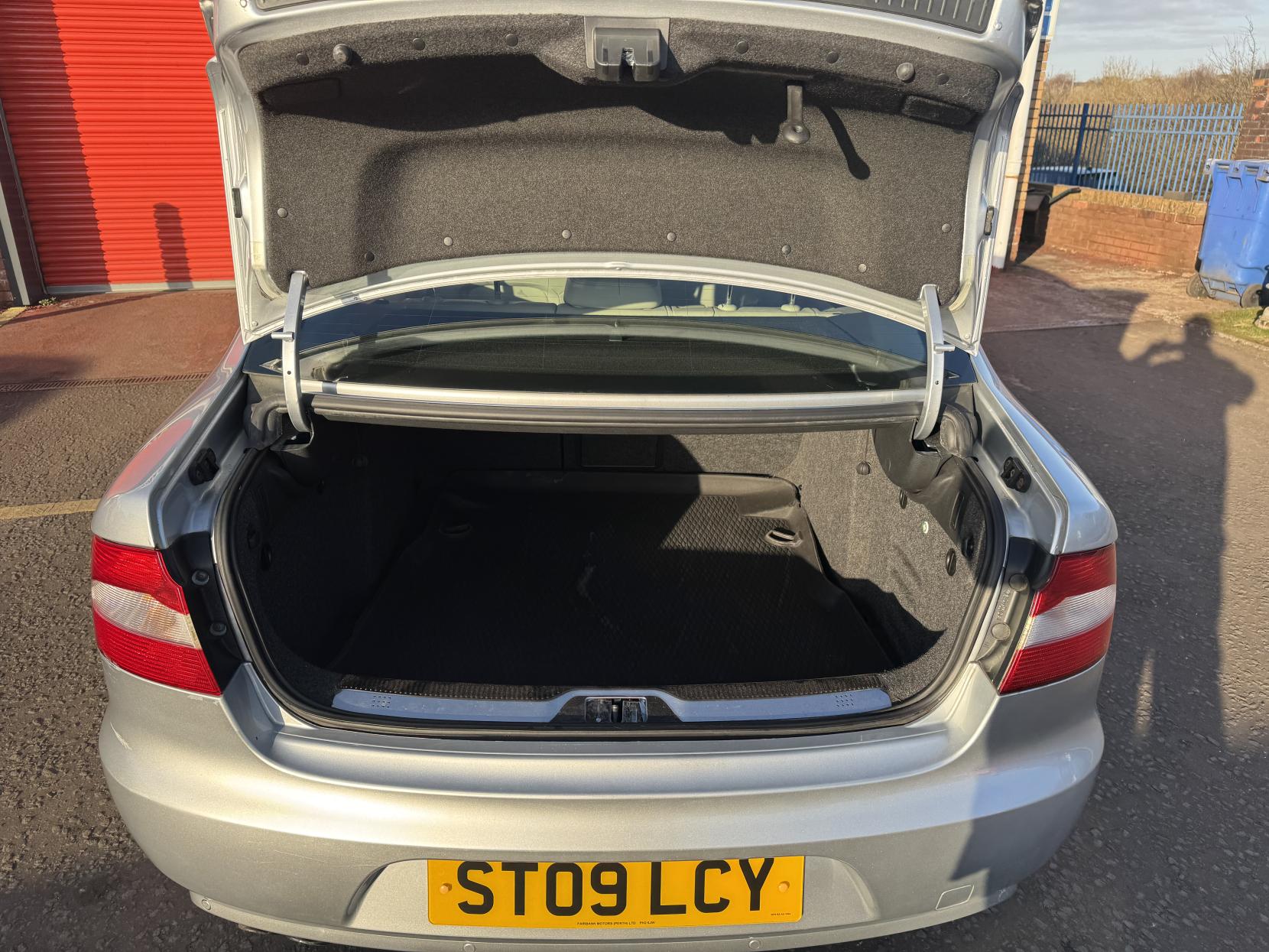 Skoda Superb 1.8 TSI Elegance Hatchback 5dr Petrol DSG Euro 4 (160 ps)