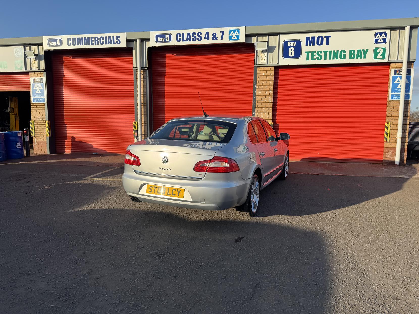 Skoda Superb 1.8 TSI Elegance Hatchback 5dr Petrol DSG Euro 4 (160 ps)