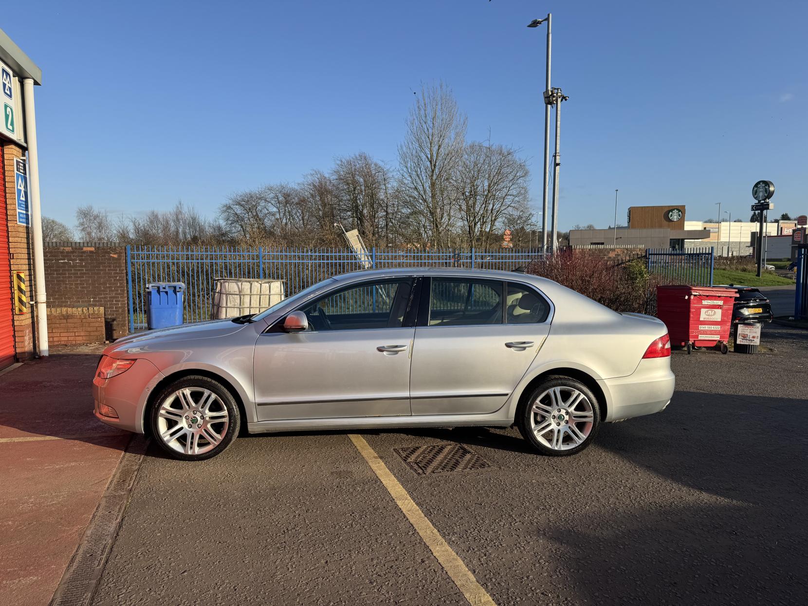 Skoda Superb 1.8 TSI Elegance Hatchback 5dr Petrol DSG Euro 4 (160 ps)