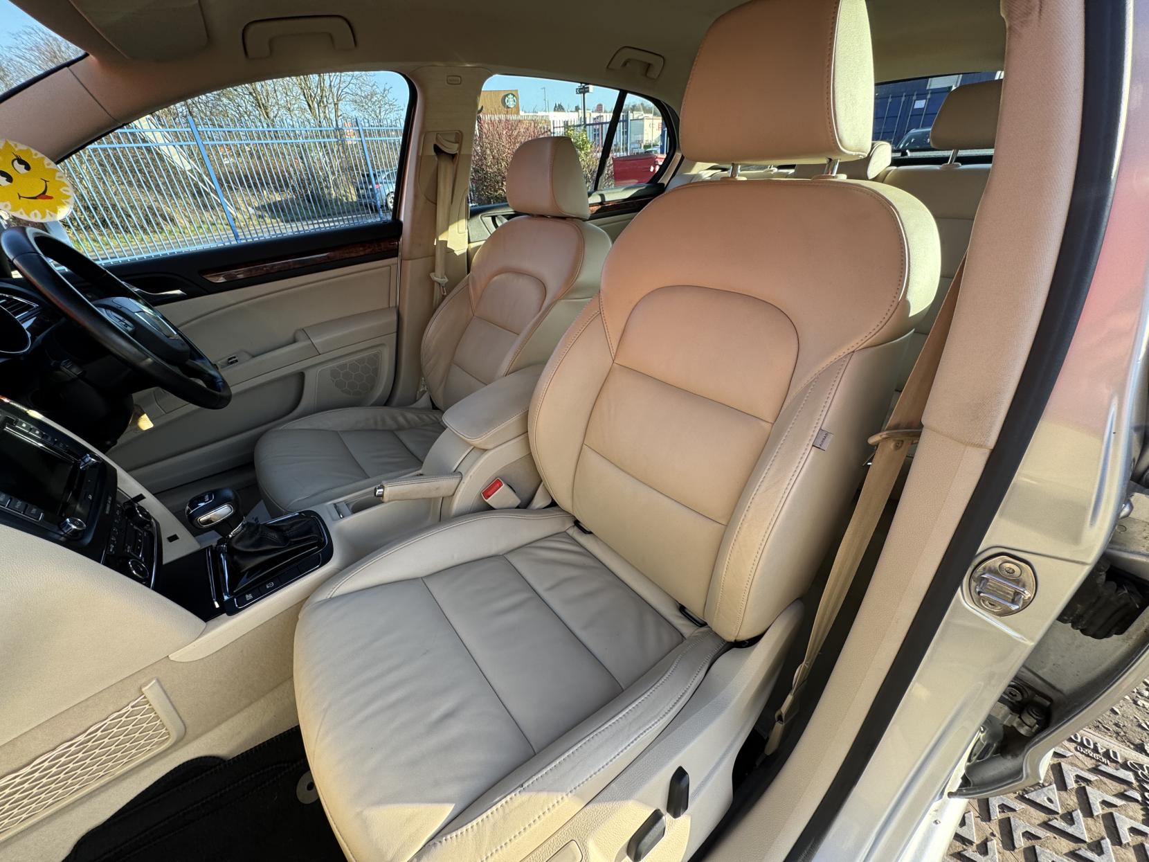 Skoda Superb 1.8 TSI Elegance Hatchback 5dr Petrol DSG Euro 4 (160 ps)