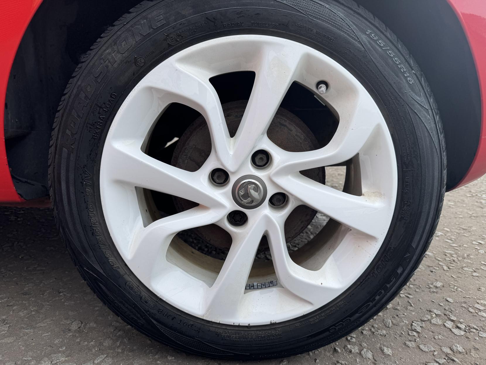 Vauxhall Corsa 1.4i ecoFLEX Sting Hatchback 3dr Petrol Manual Euro 6 (90 ps)