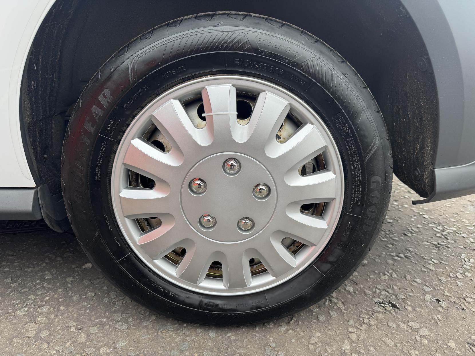 Ford Transit Connect 1.5 TDCi 220 Panel Van 5dr Diesel Manual L1 H1 (124 g/km, 99 bhp)