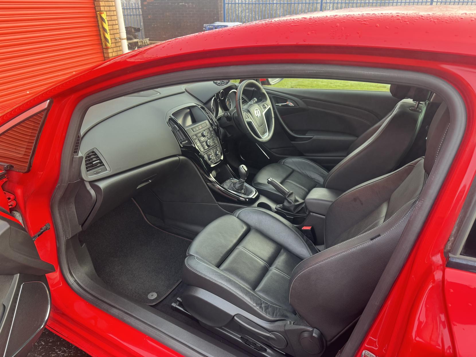 Vauxhall Astra GTC 1.4i Turbo Limited Edition Coupe 3dr Petrol Manual Euro 6 (s/s) (120 ps)