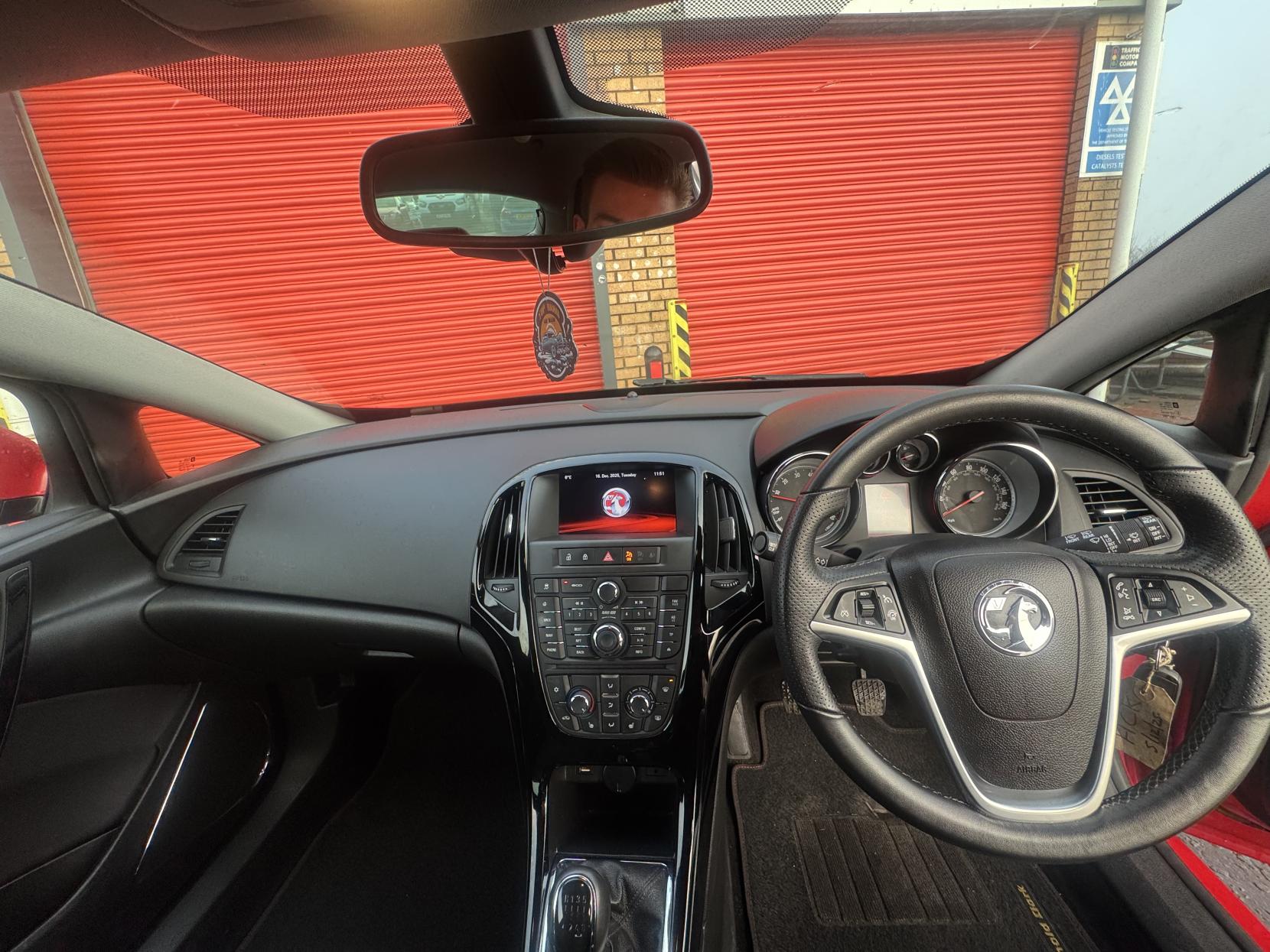 Vauxhall Astra GTC 1.4i Turbo Limited Edition Coupe 3dr Petrol Manual Euro 6 (s/s) (120 ps)