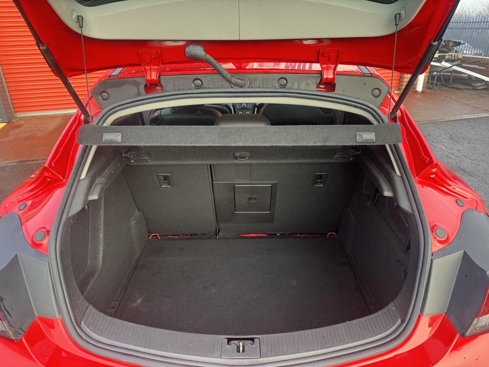 Vauxhall Astra GTC 1.4i Turbo Limited Edition Coupe 3dr Petrol Manual Euro 6 (s/s) (120 ps)