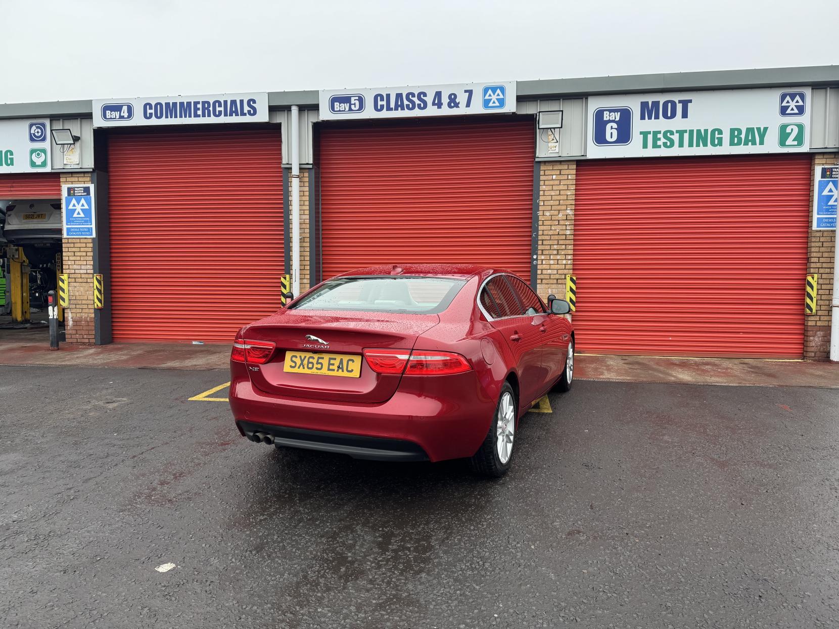 Jaguar XE 2.0d Prestige Saloon 4dr Diesel Auto Euro 6 (s/s) (180 ps)