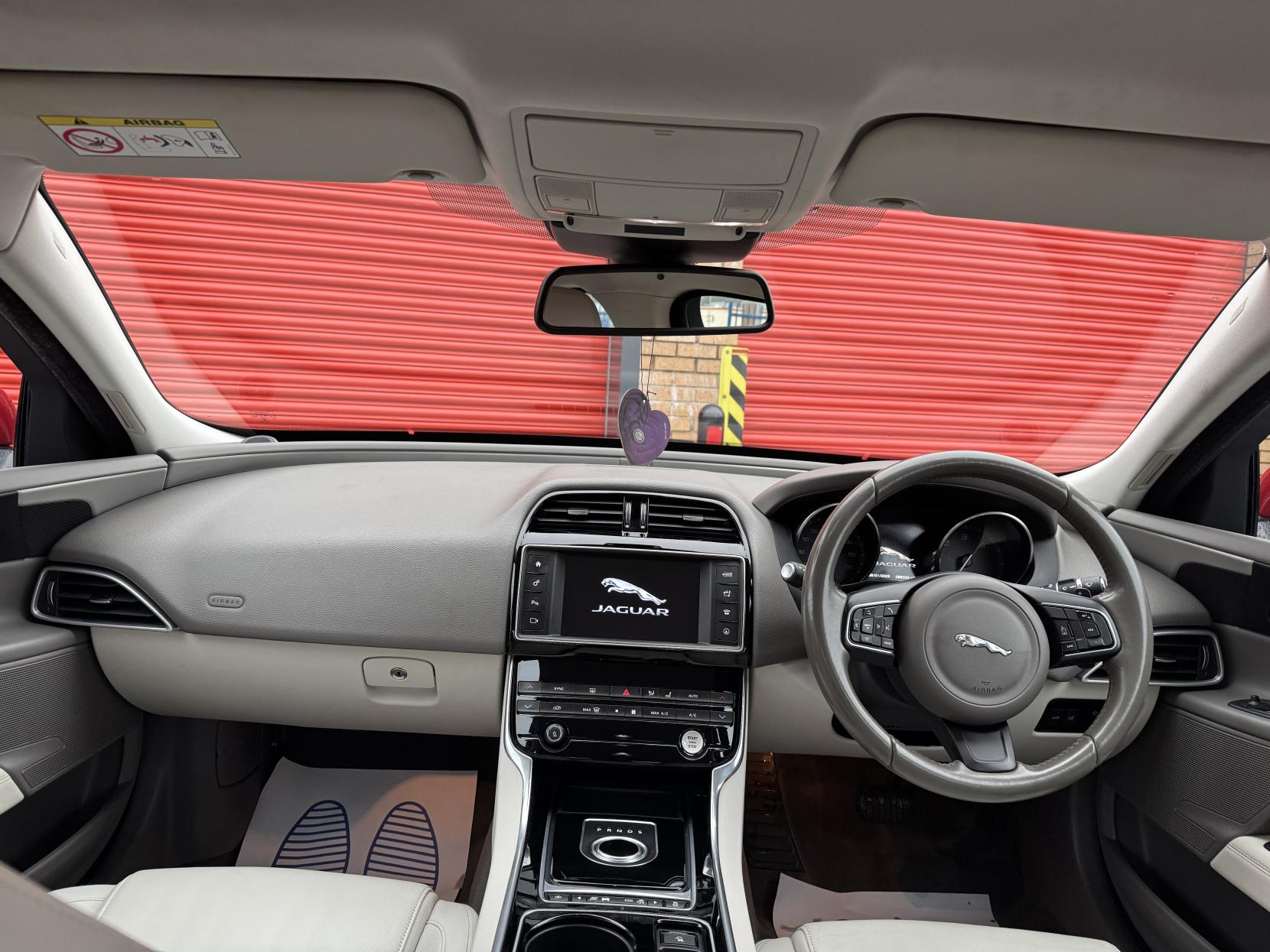 Jaguar XE 2.0d Prestige Saloon 4dr Diesel Auto Euro 6 (s/s) (180 ps)