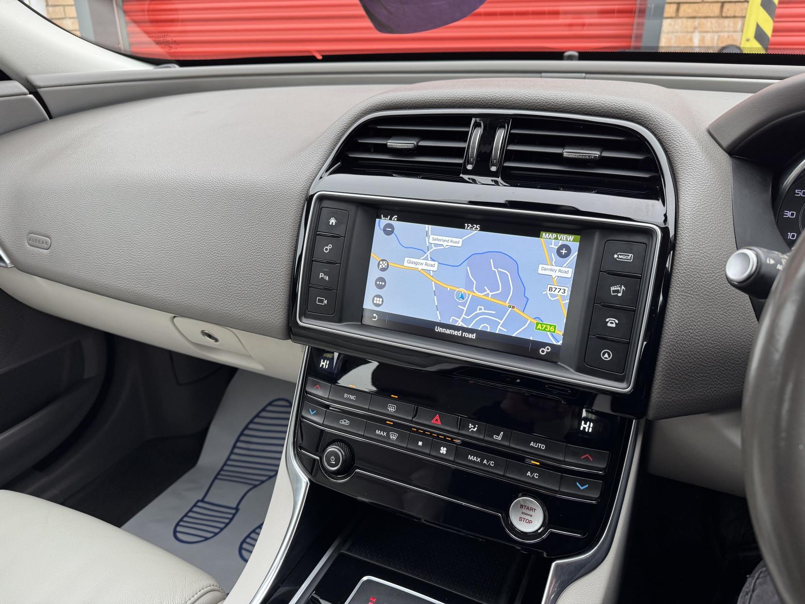 Jaguar XE 2.0d Prestige Saloon 4dr Diesel Auto Euro 6 (s/s) (180 ps)