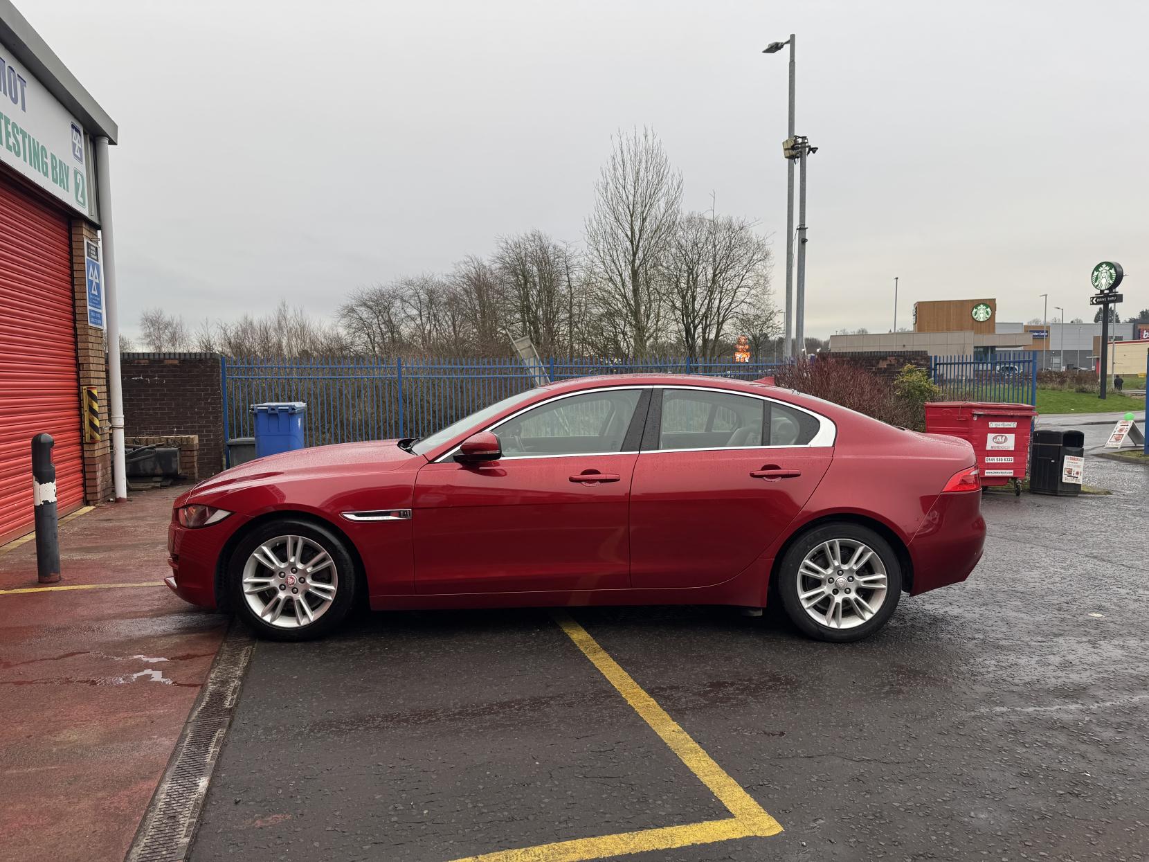 Jaguar XE 2.0d Prestige Saloon 4dr Diesel Auto Euro 6 (s/s) (180 ps)