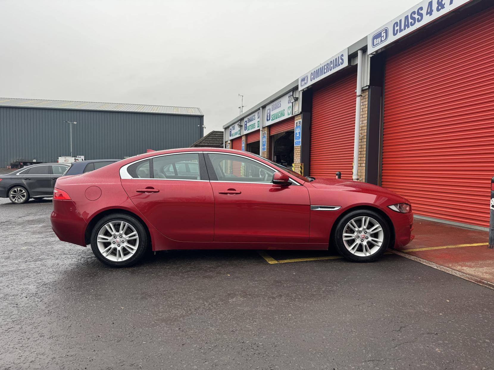 Jaguar XE 2.0d Prestige Saloon 4dr Diesel Auto Euro 6 (s/s) (180 ps)