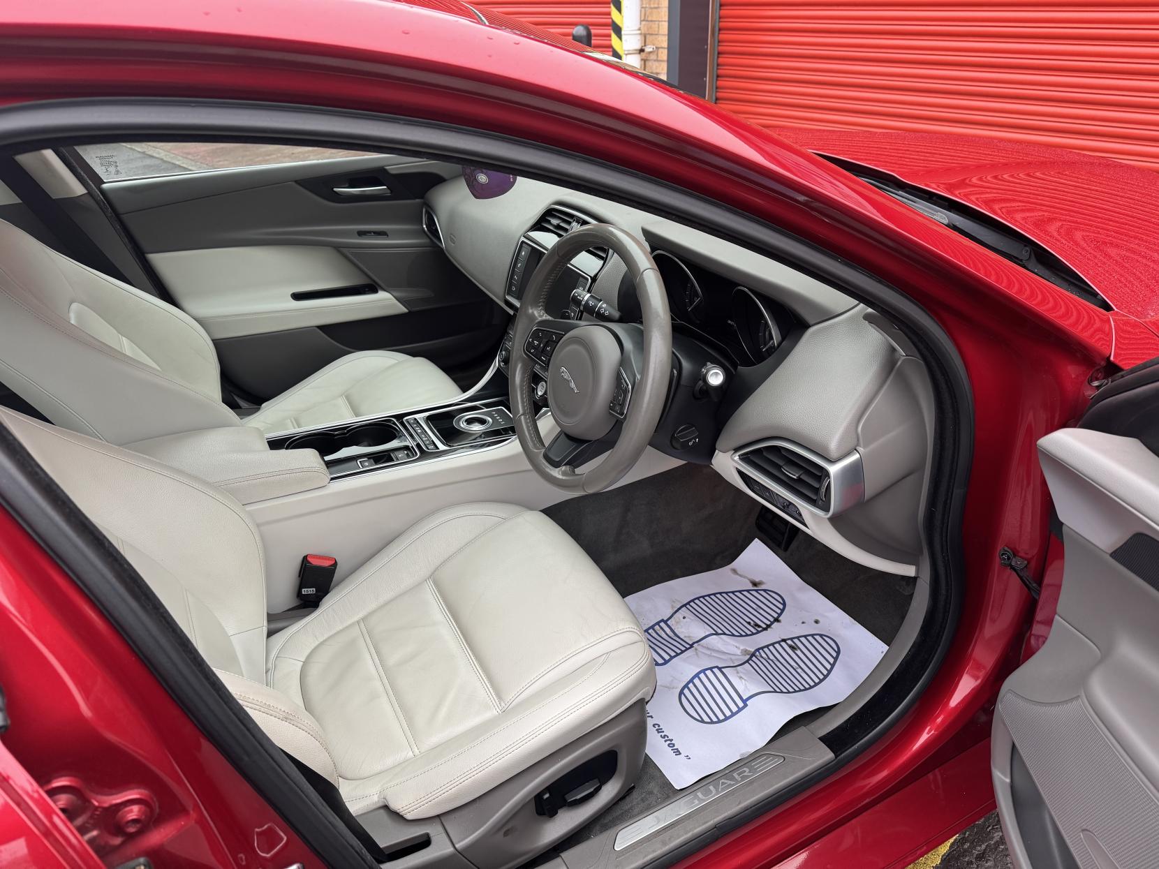 Jaguar XE 2.0d Prestige Saloon 4dr Diesel Auto Euro 6 (s/s) (180 ps)