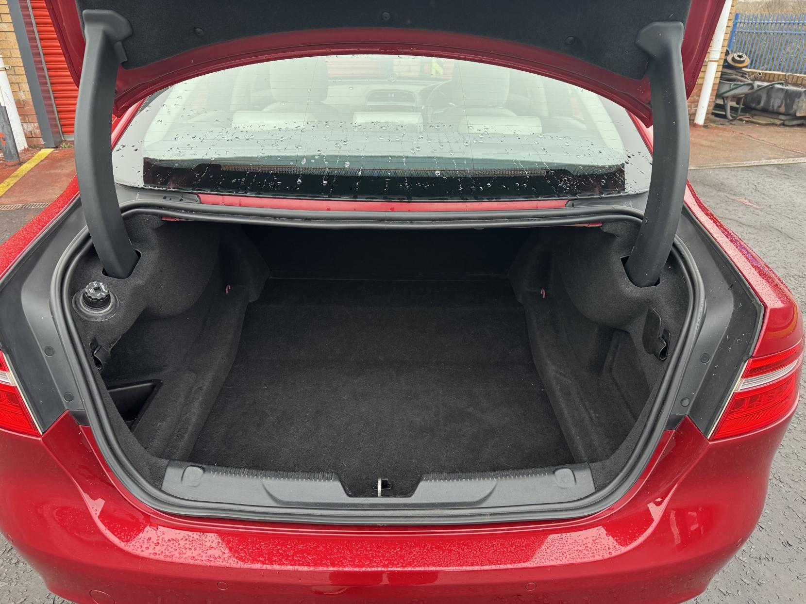 Jaguar XE 2.0d Prestige Saloon 4dr Diesel Auto Euro 6 (s/s) (180 ps)