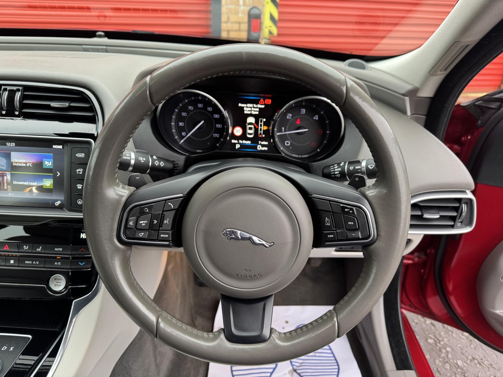 Jaguar XE 2.0d Prestige Saloon 4dr Diesel Auto Euro 6 (s/s) (180 ps)