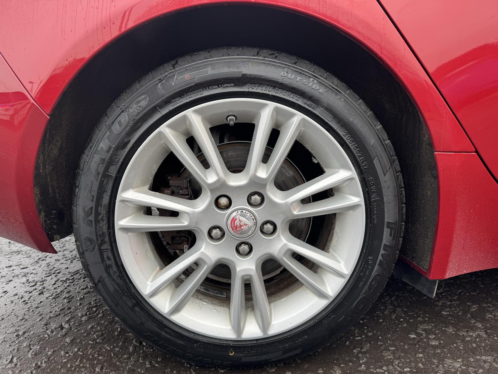 Jaguar XE 2.0d Prestige Saloon 4dr Diesel Auto Euro 6 (s/s) (180 ps)