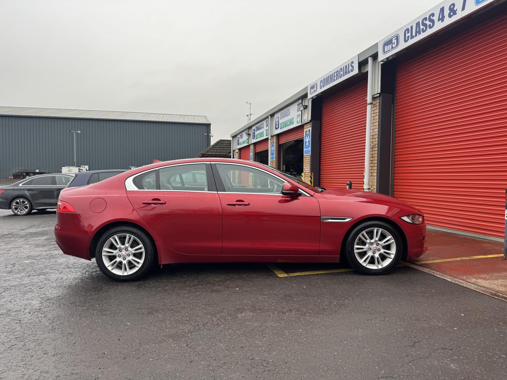 Jaguar XE 2.0d Prestige Saloon 4dr Diesel Auto Euro 6 (s/s) (180 ps)