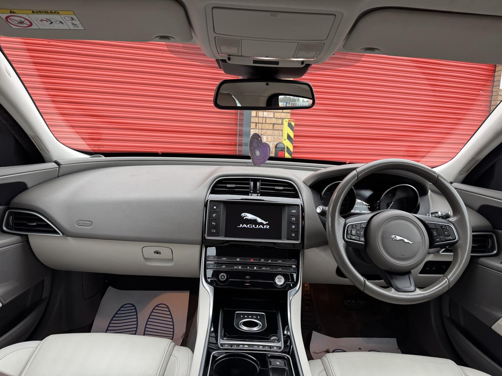 Jaguar XE 2.0d Prestige Saloon 4dr Diesel Auto Euro 6 (s/s) (180 ps)