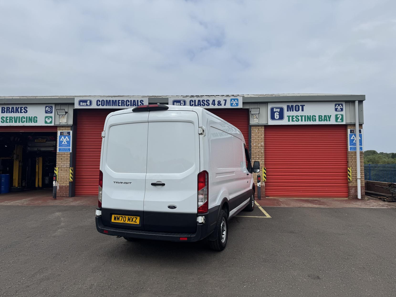 Ford Transit 2.0 350 EcoBlue Leader Panel Van 5dr Diesel Manual FWD L3 H2 Euro 6 (s/s) (130 ps)