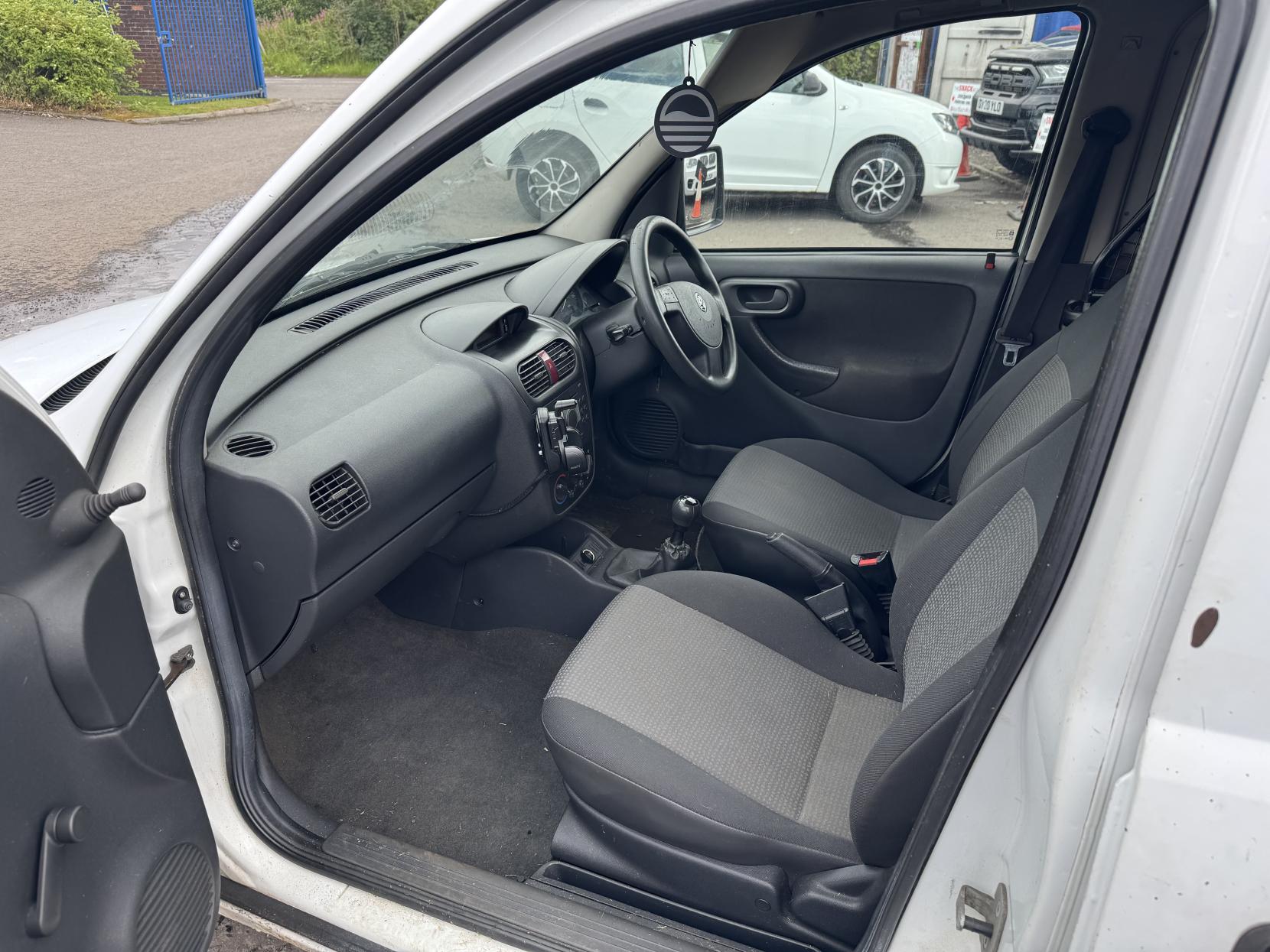 Vauxhall Combo 1.7 CDTi 1700 16v Panel Van 3dr Diesel Manual (140 g/km, 99 bhp)