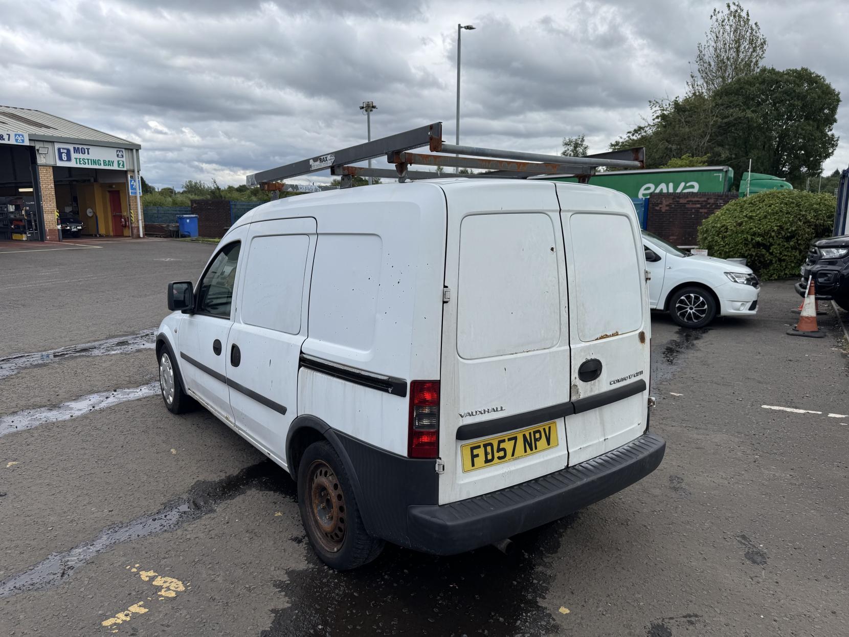 Vauxhall Combo 1.7 CDTi 1700 16v Panel Van 3dr Diesel Manual (140 g/km, 99 bhp)