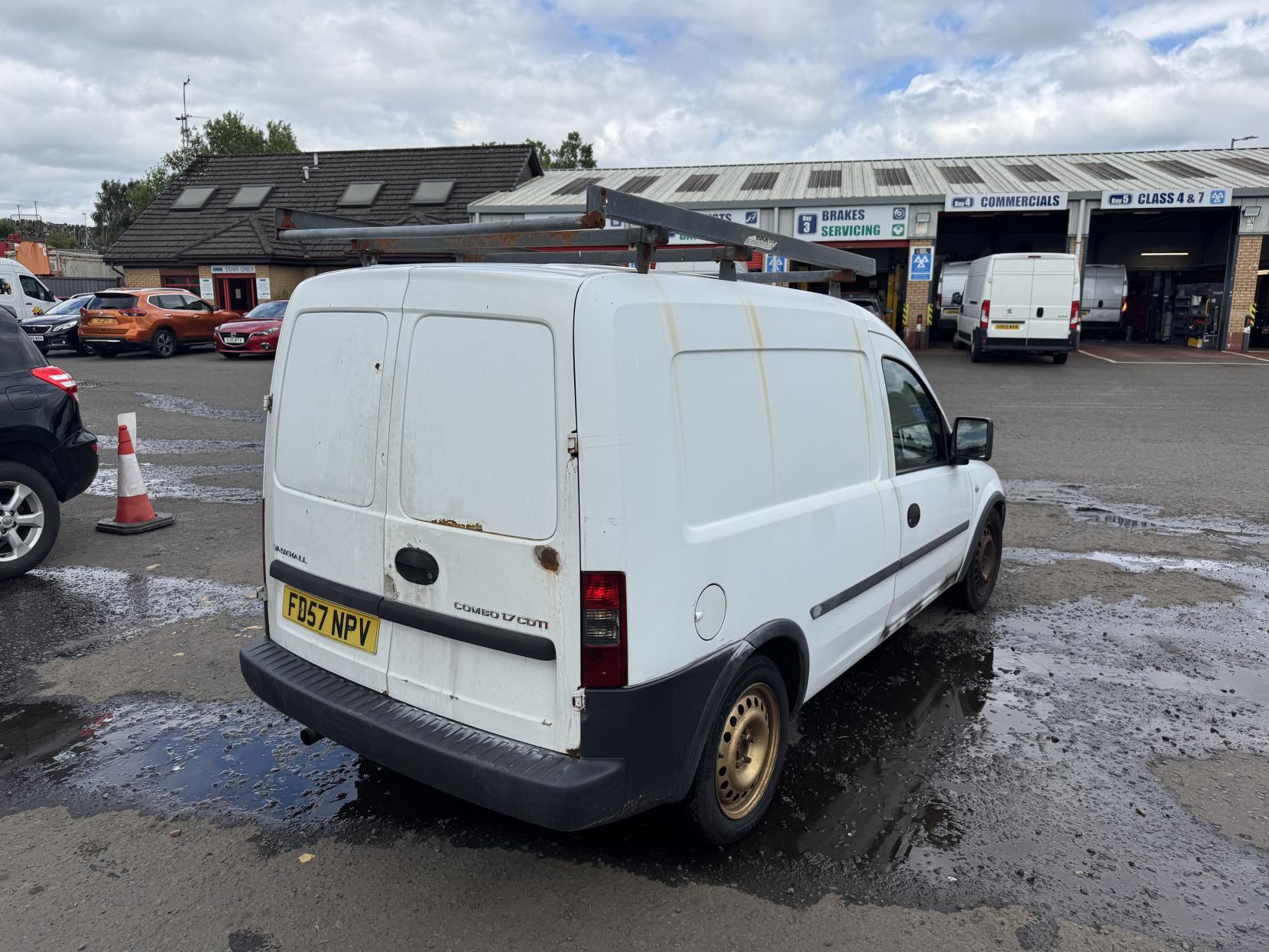 Vauxhall Combo 1.7 CDTi 1700 16v Panel Van 3dr Diesel Manual (140 g/km, 99 bhp)
