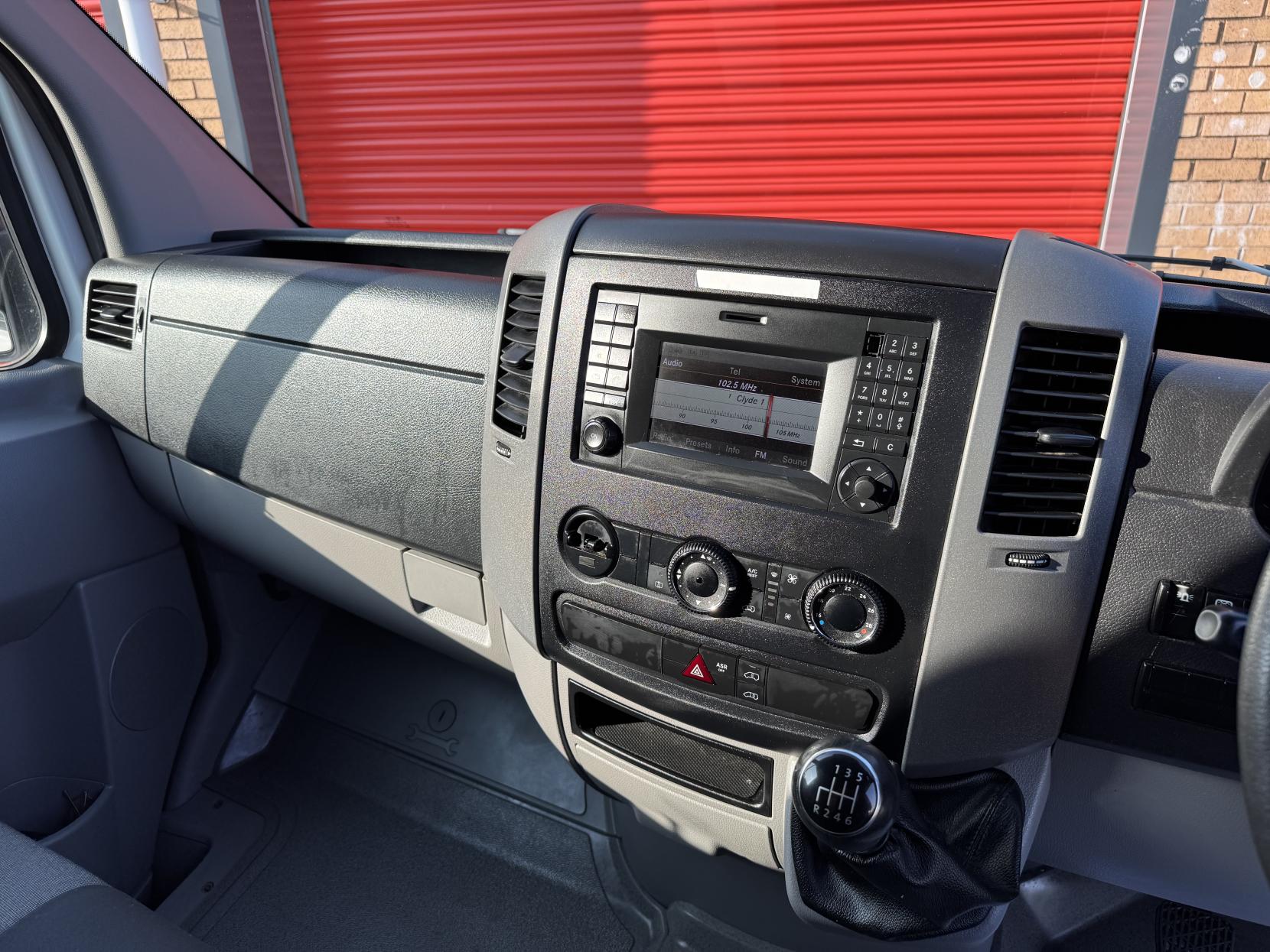 Volkswagen Crafter 2.0 TDI CR35 Panel Van 4dr Diesel Manual L2 H3 (234 g/km, 134 bhp)