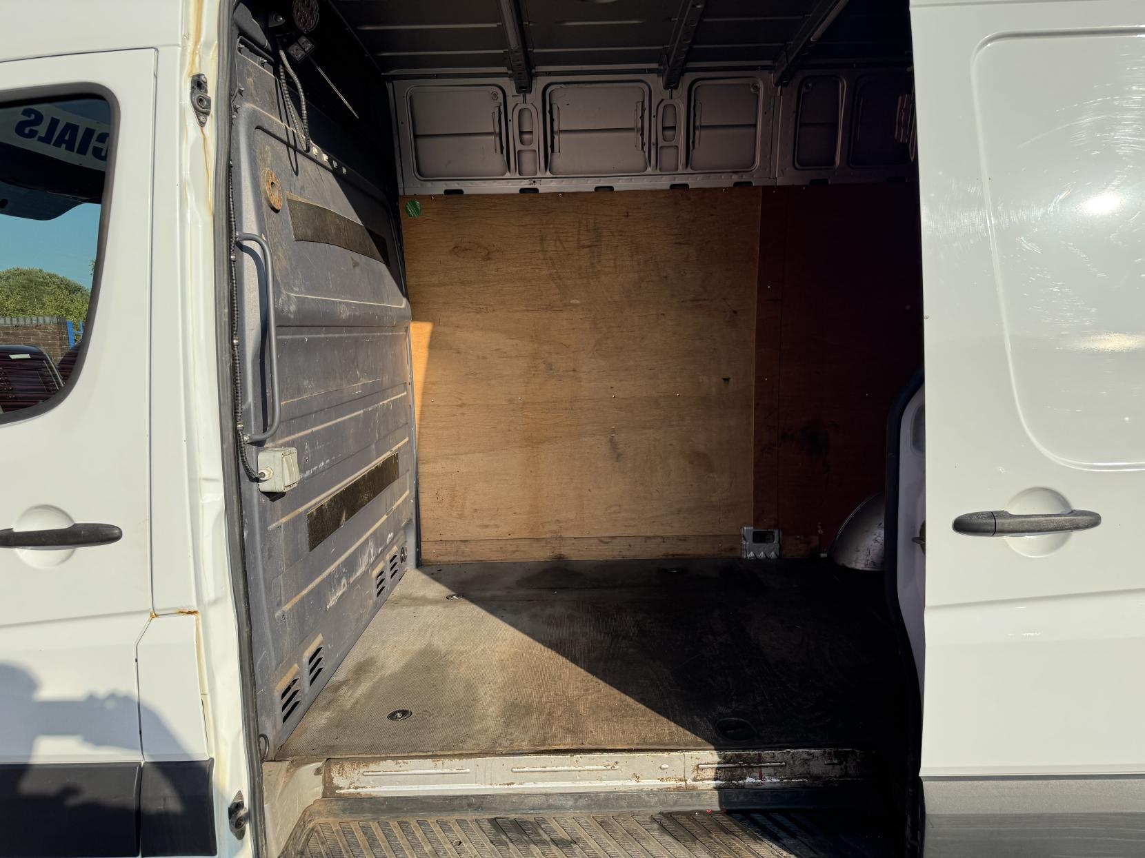Volkswagen Crafter 2.0 TDI CR35 Panel Van 4dr Diesel Manual L2 H3 (234 g/km, 134 bhp)
