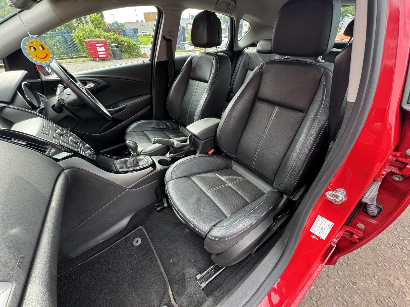 Vauxhall Astra 1.6 CDTi ecoFLEX Elite Hatchback 5dr Diesel Manual Euro 6 (s/s) (136 ps)