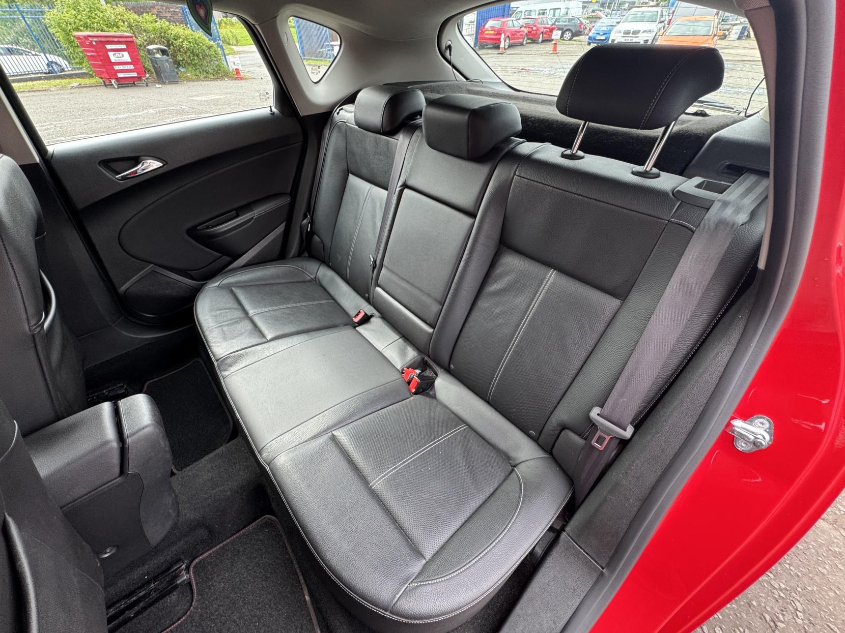 Vauxhall Astra 1.6 CDTi ecoFLEX Elite Hatchback 5dr Diesel Manual Euro 6 (s/s) (136 ps)