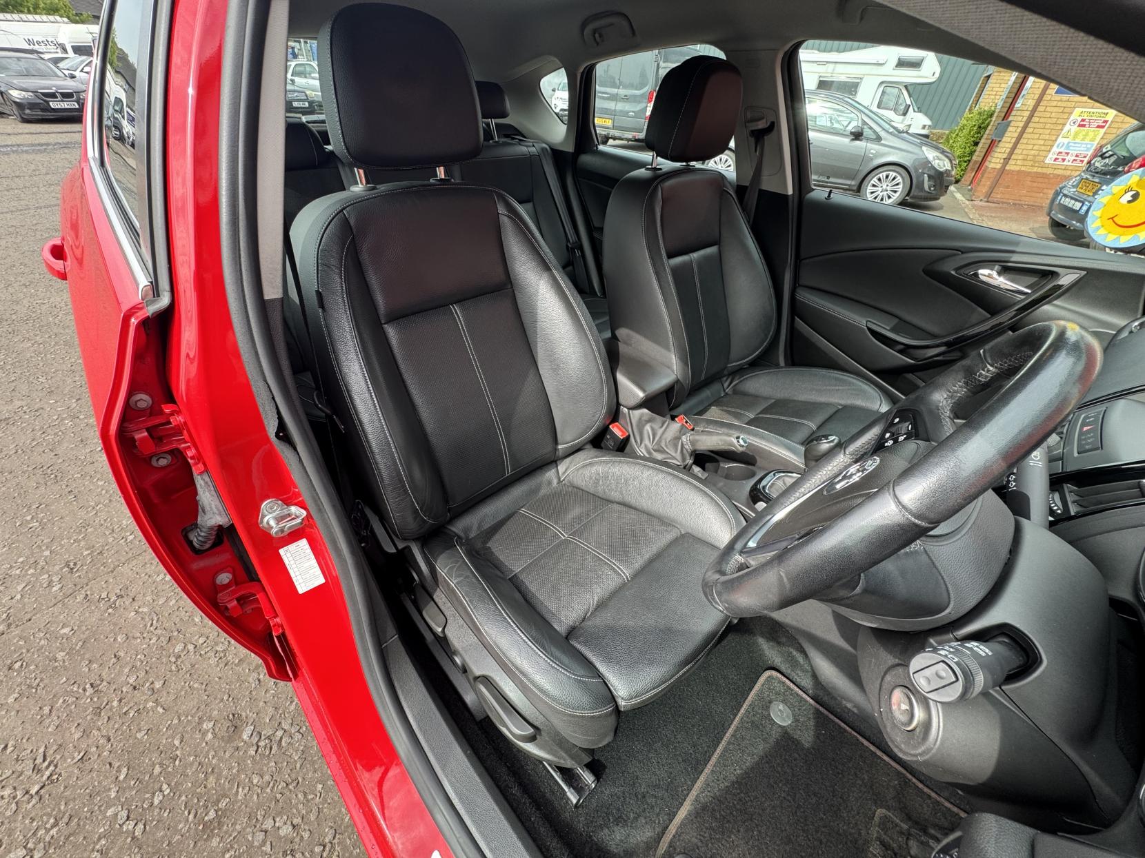 Vauxhall Astra 1.6 CDTi ecoFLEX Elite Hatchback 5dr Diesel Manual Euro 6 (s/s) (136 ps)