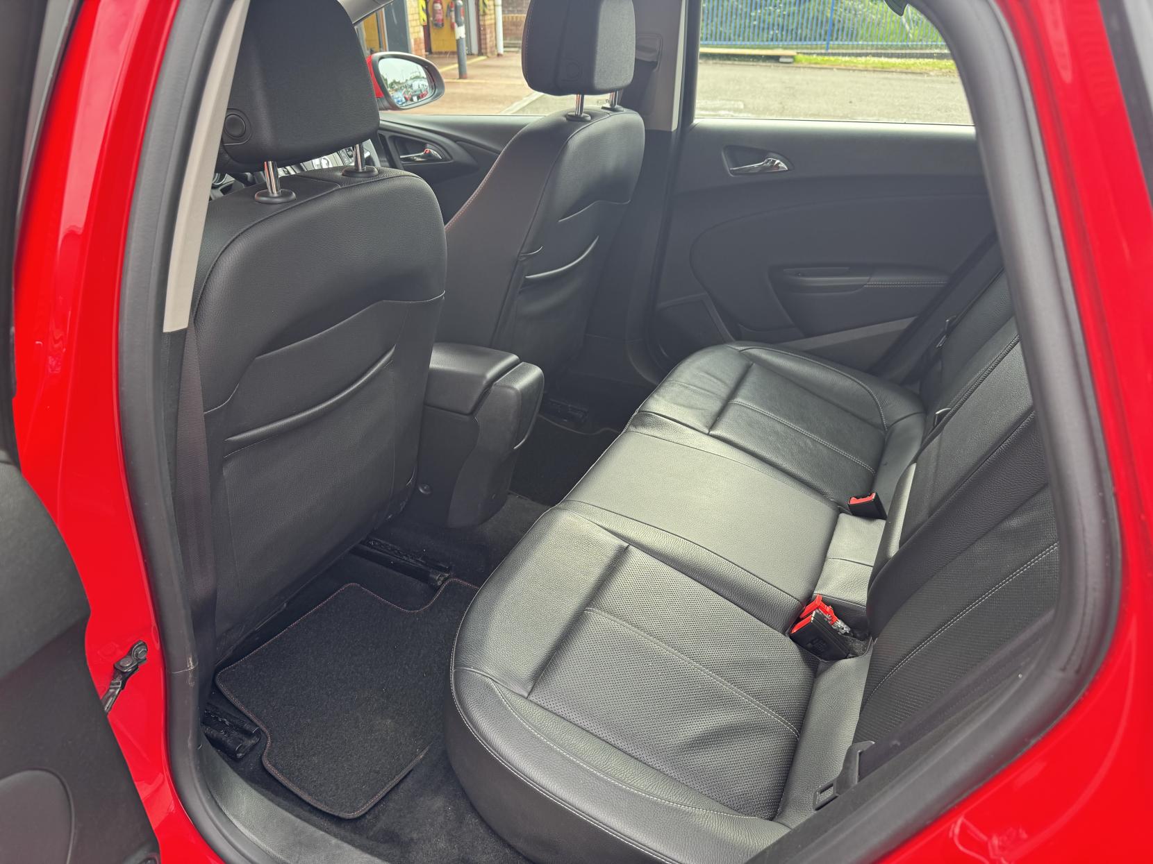 Vauxhall Astra 1.6 CDTi ecoFLEX Elite Hatchback 5dr Diesel Manual Euro 6 (s/s) (136 ps)
