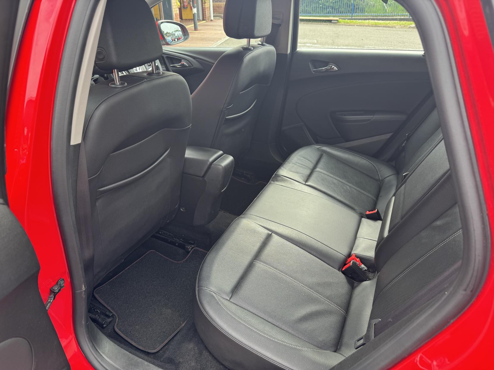 Vauxhall Astra 1.6 CDTi ecoFLEX Elite Hatchback 5dr Diesel Manual Euro 6 (s/s) (136 ps)